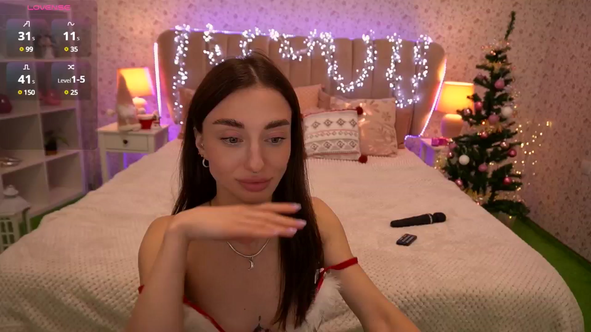 Gallery image thumbnail from Alice_Arwen_'s myfreecams stream on, 12/25/2024, 10:20 image 10 of 20