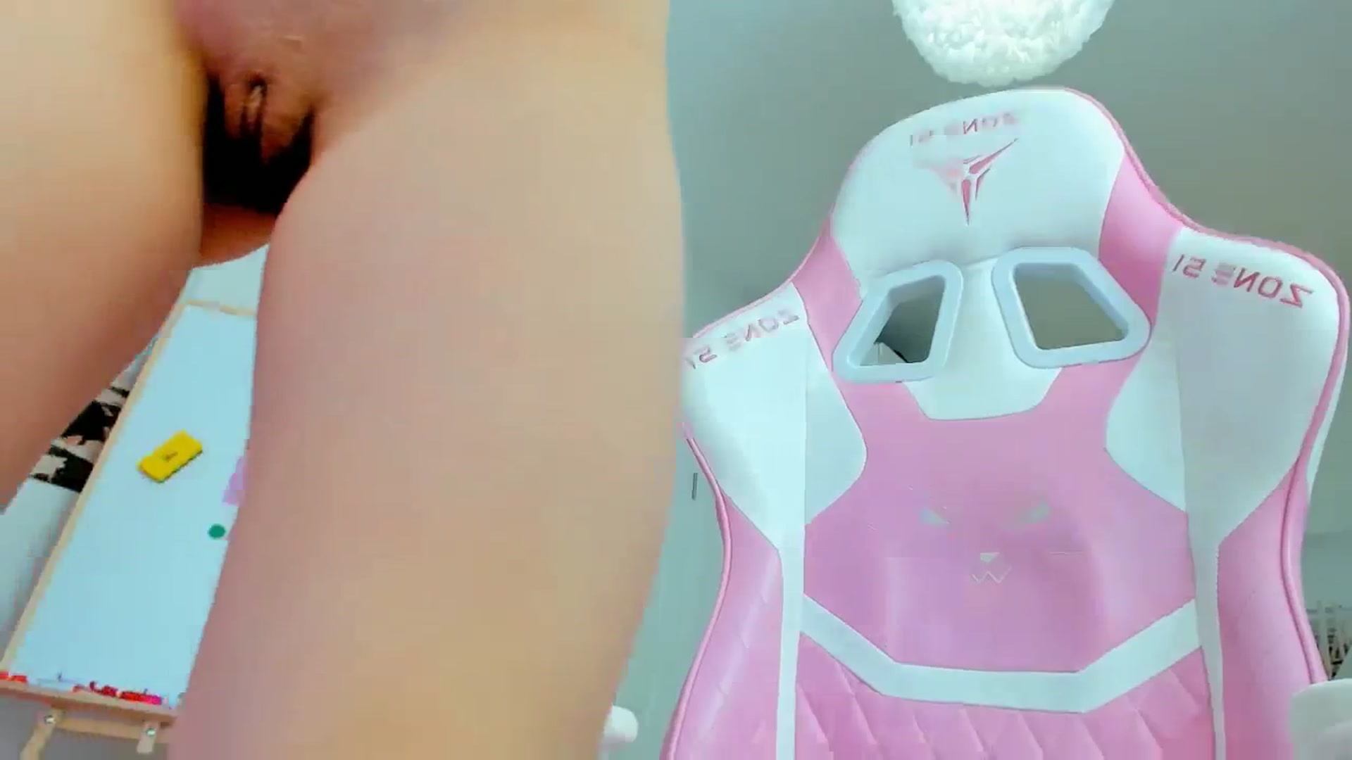 Gallery image thumbnail from Alice_Chery's myfreecams stream on, 04/08/2024, 11:34 image 18 of 20
