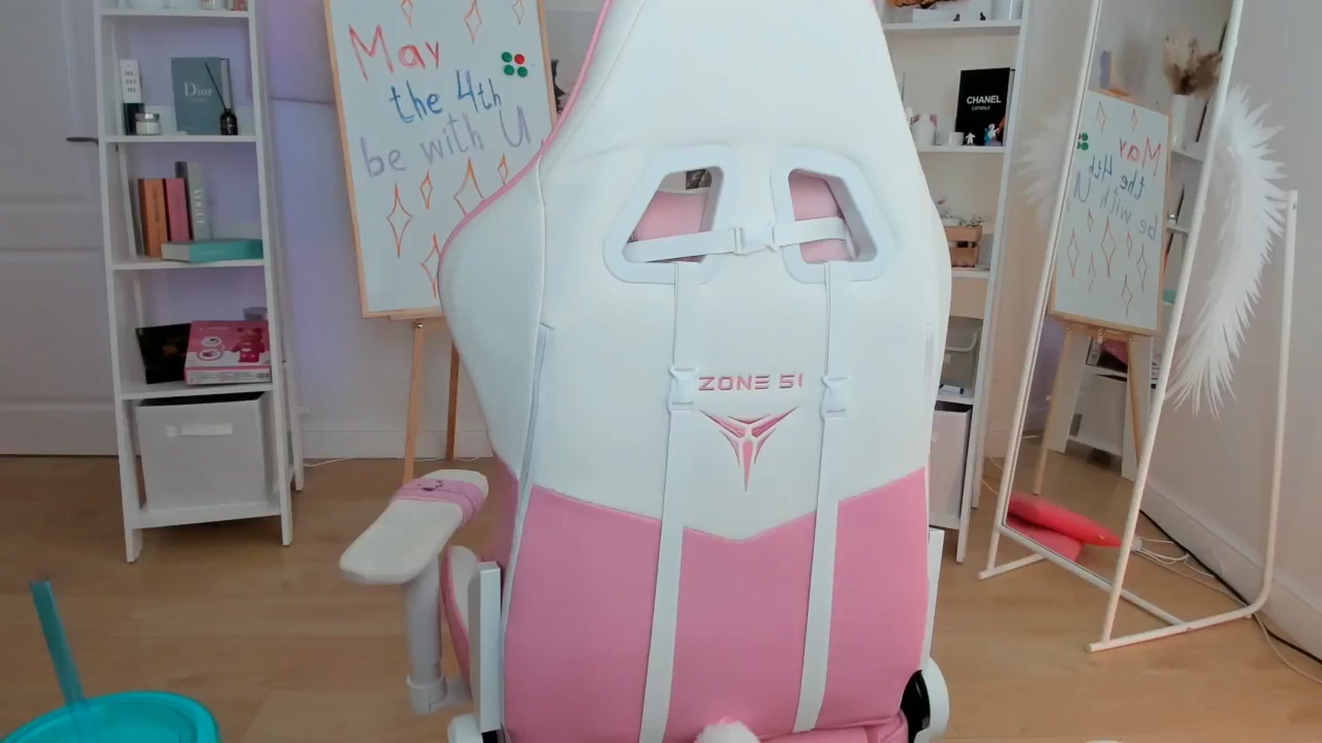 Gallery image thumbnail from Alice_Chery's myfreecams stream on, 05/05/2024, 11:49 image 7 of 20