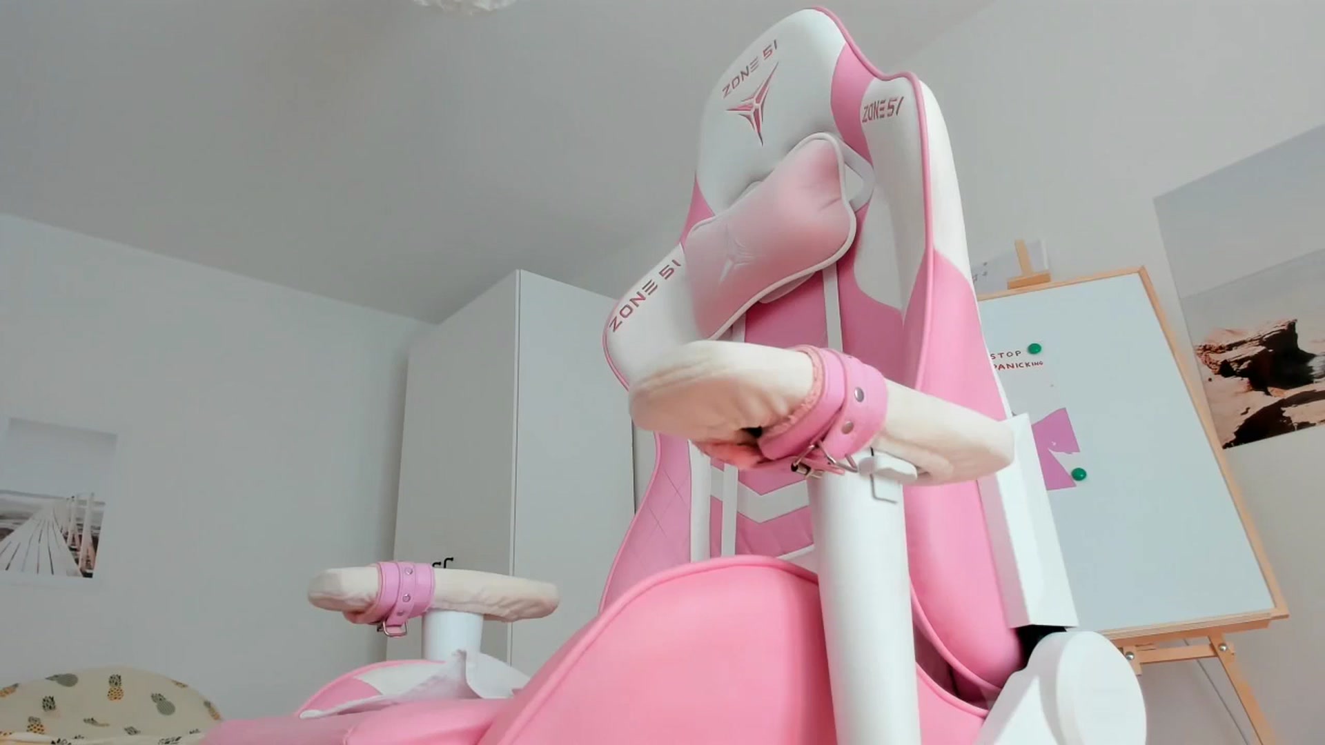 Gallery image thumbnail from Alice_Chery's myfreecams stream on, 05/08/2024, 07:59 image 15 of 20