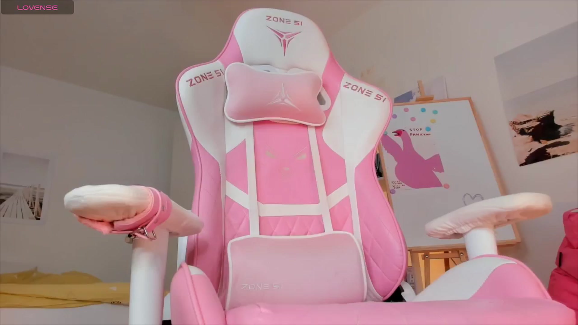 Gallery image thumbnail from Alice_Chery's myfreecams stream on, 06/02/2024, 10:42 image 2 of 20