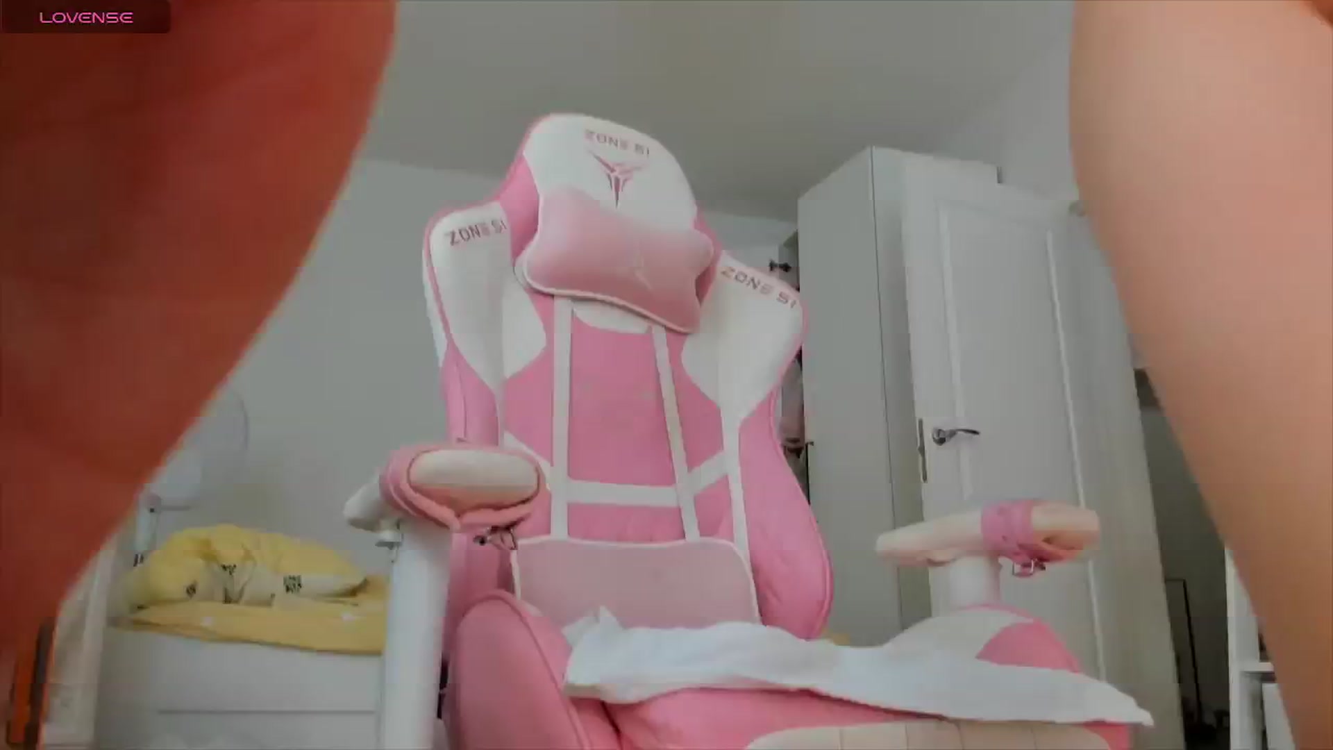Gallery image thumbnail from Alice_Chery's myfreecams stream on, 06/21/2024, 07:59 image 7 of 20