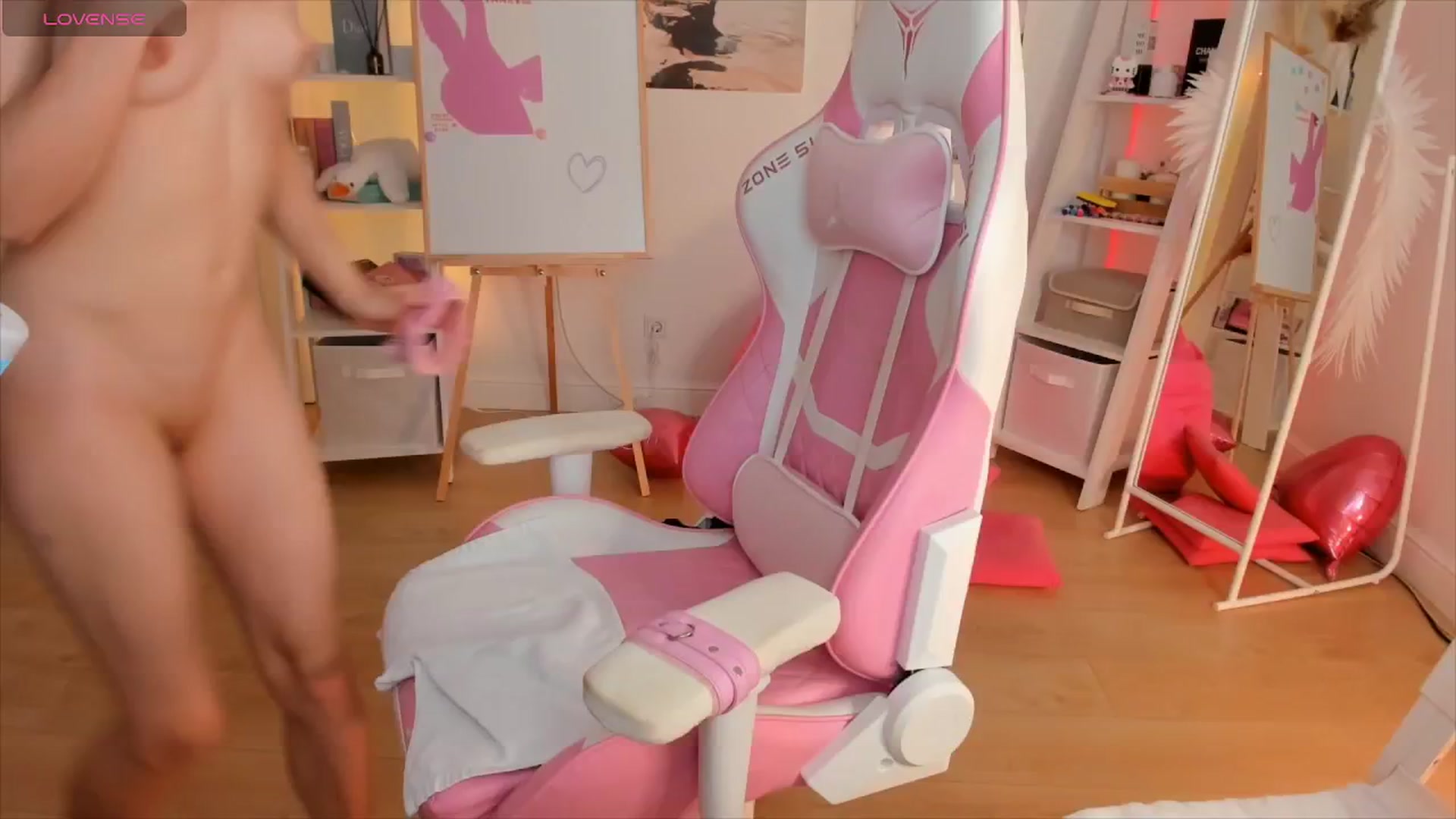 Gallery image thumbnail from Alice_Chery's myfreecams stream on, 07/08/2024, 08:36 image 10 of 20