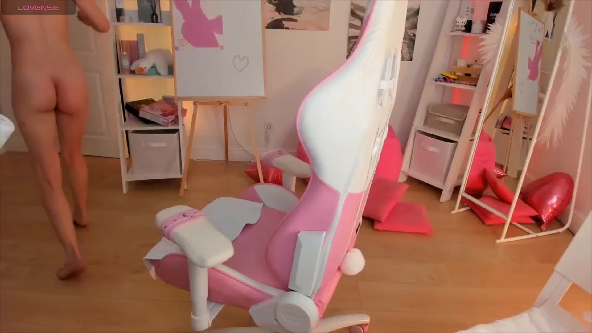 Gallery image thumbnail from Alice_Chery's myfreecams stream on, 07/08/2024, 10:00 image 5 of 20
