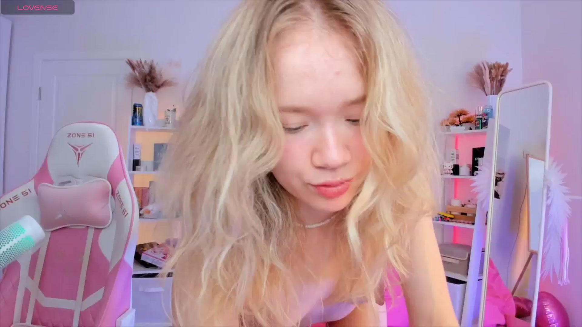 Gallery image thumbnail from Alice_Chery's myfreecams stream on, 07/15/2024, 10:55 image 7 of 20