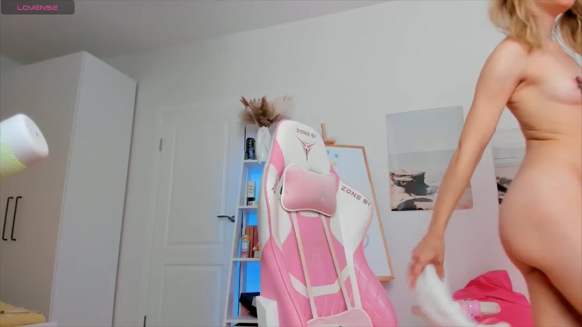Gallery image thumbnail from Alice_Chery's myfreecams stream on, 09/02/2024, 11:25 image 3 of 20