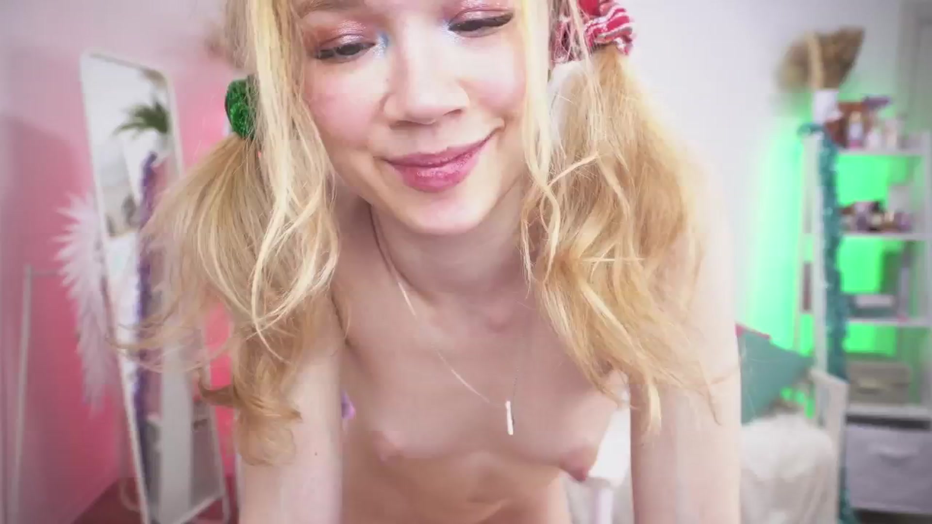 Gallery image thumbnail from Alice_Chery's myfreecams stream on, 12/25/2024, 11:16 image 5 of 20