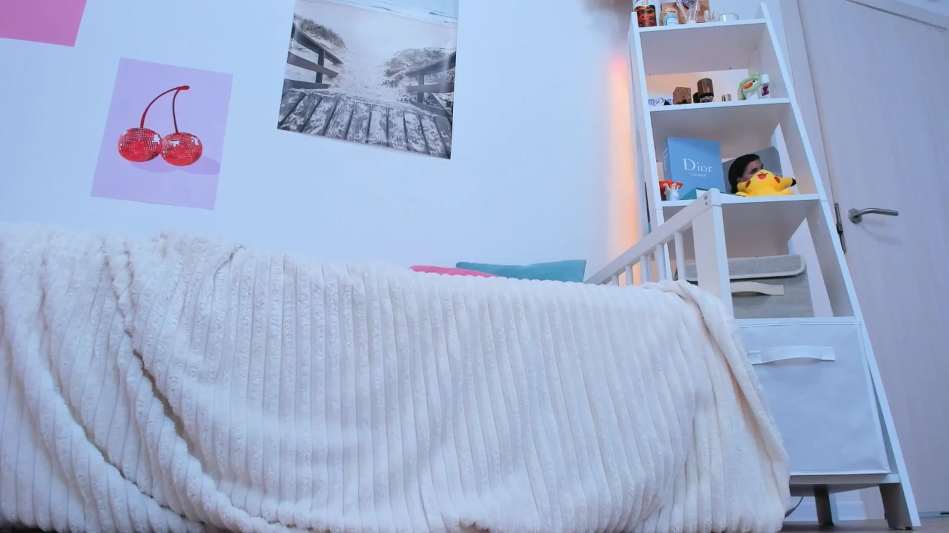 Gallery image thumbnail from Alice_Chery's myfreecams stream on, 06/02/2025, 10:56 image 1 of 20