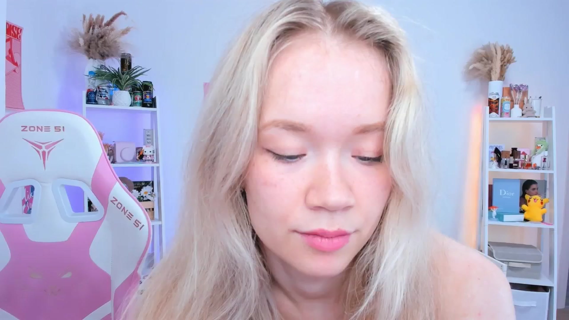 Gallery image thumbnail from Alice_Chery's myfreecams stream on, 06/03/2025, 10:57 image 11 of 20