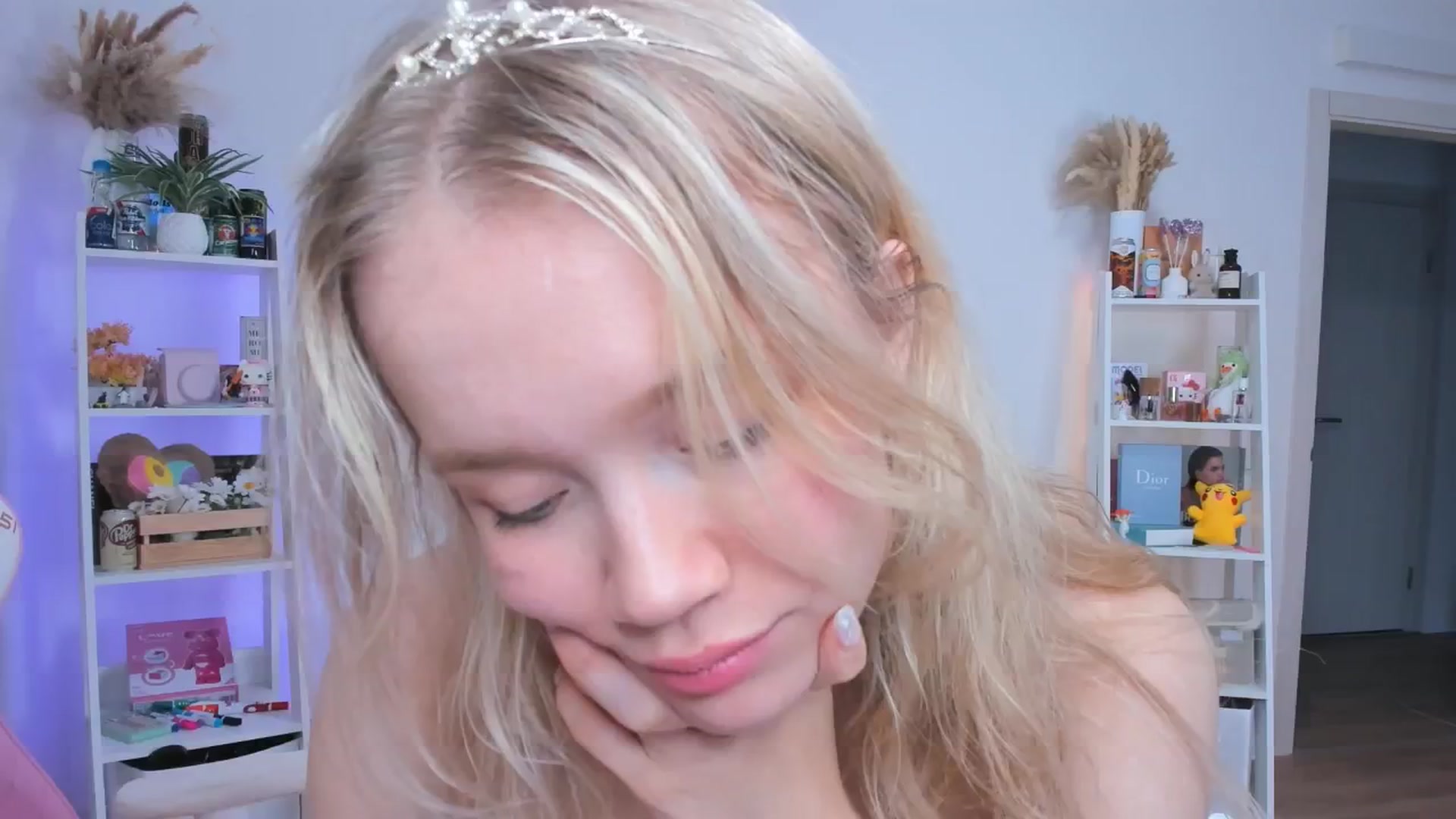 Gallery image thumbnail from Alice_Chery's myfreecams stream on, 06/09/2025, 09:34 image 17 of 20