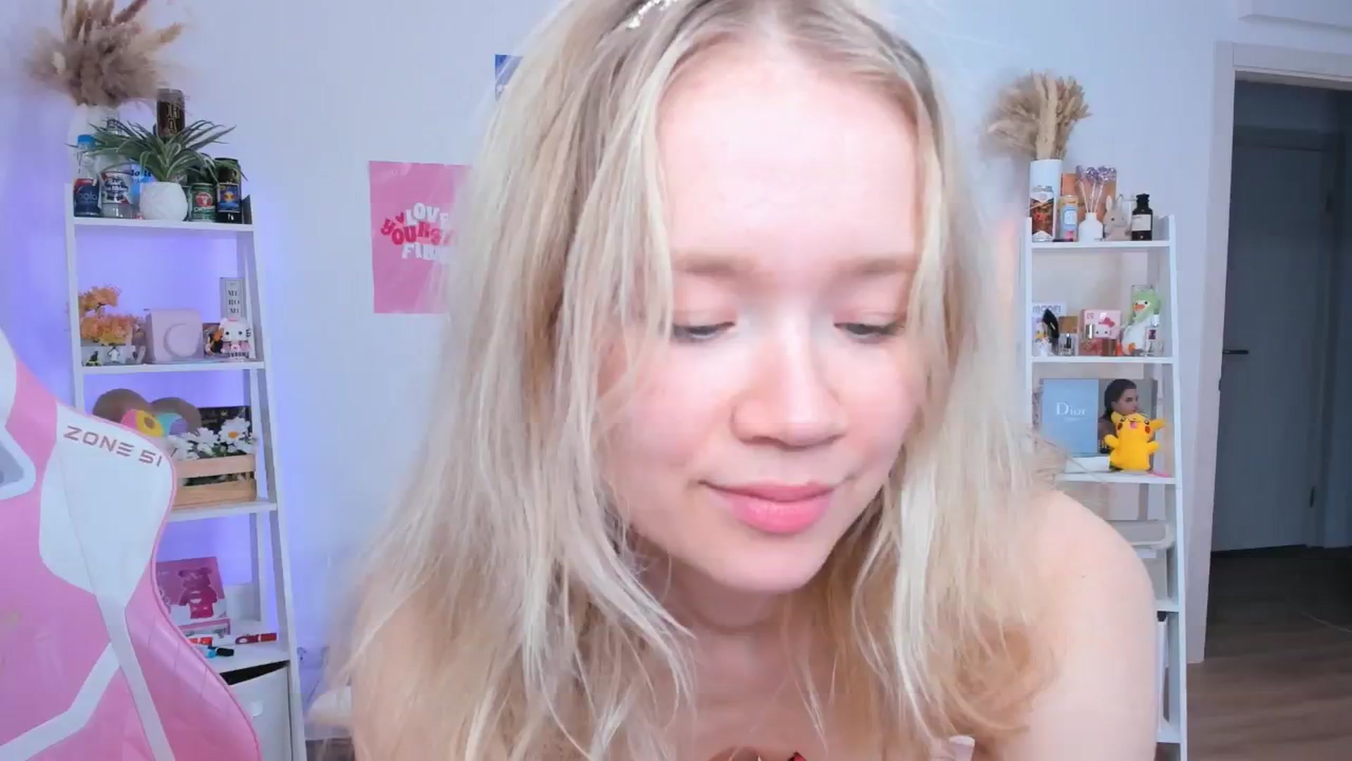 Gallery image thumbnail from Alice_Chery's myfreecams stream on, 06/09/2025, 10:35 image 2 of 20