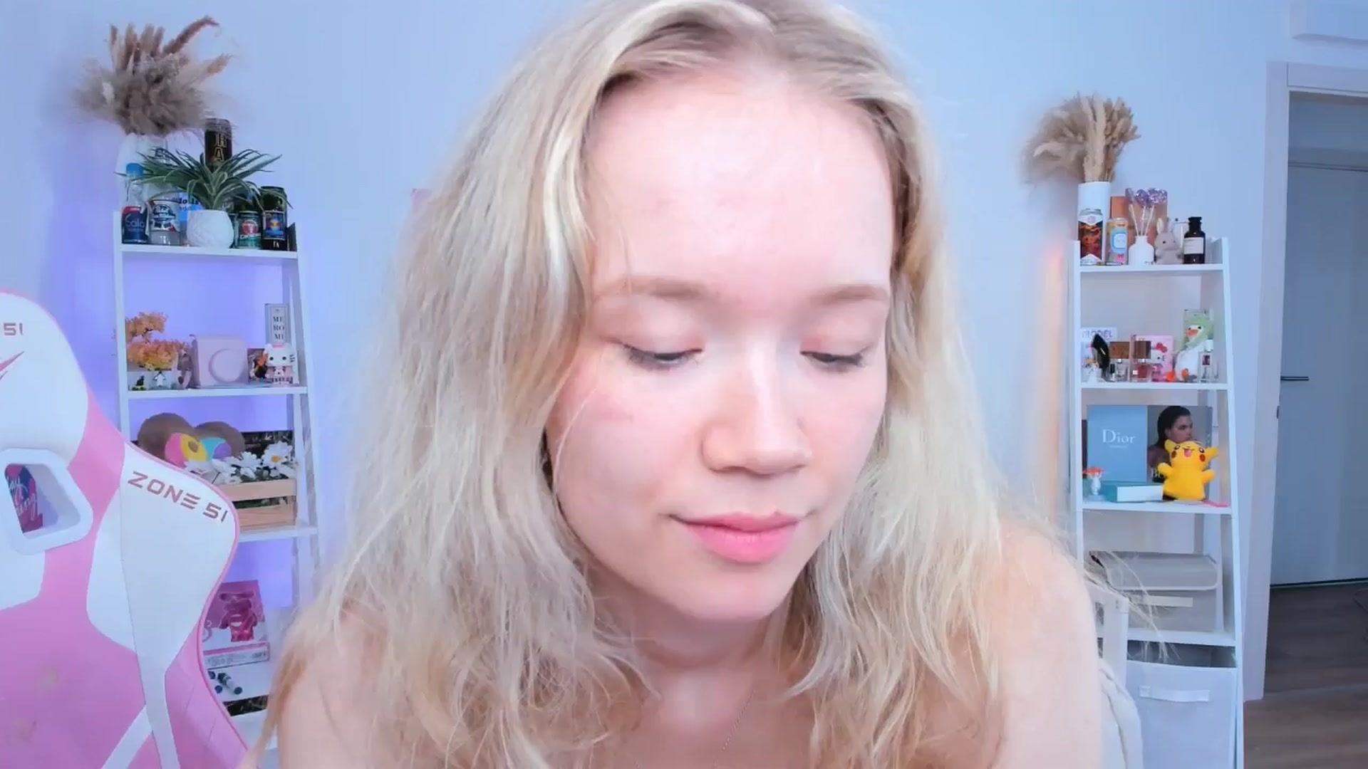 Gallery image thumbnail from Alice_Chery's myfreecams stream on, 06/11/2025, 07:15 image 20 of 20