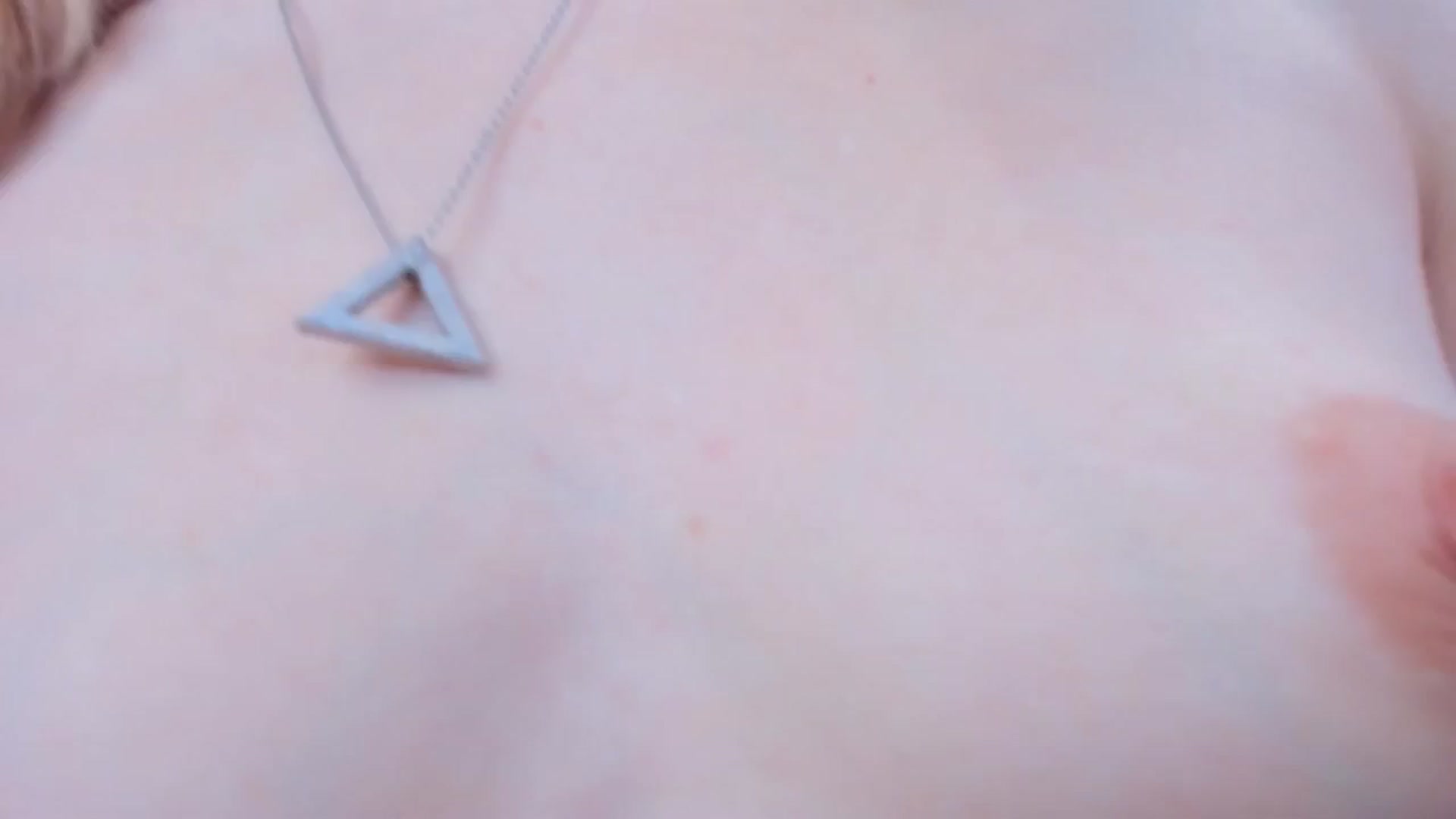 Gallery image thumbnail from Alice_Chery's myfreecams stream on, 06/12/2025, 11:15 image 1 of 20