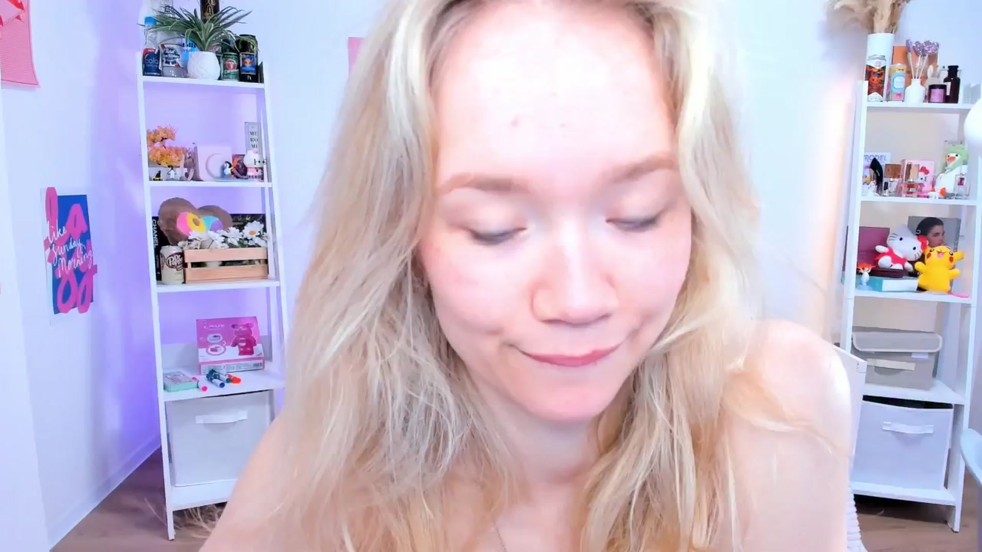 Gallery image thumbnail from Alice_Chery's myfreecams stream on, 06/19/2025, 06:22 image 11 of 20