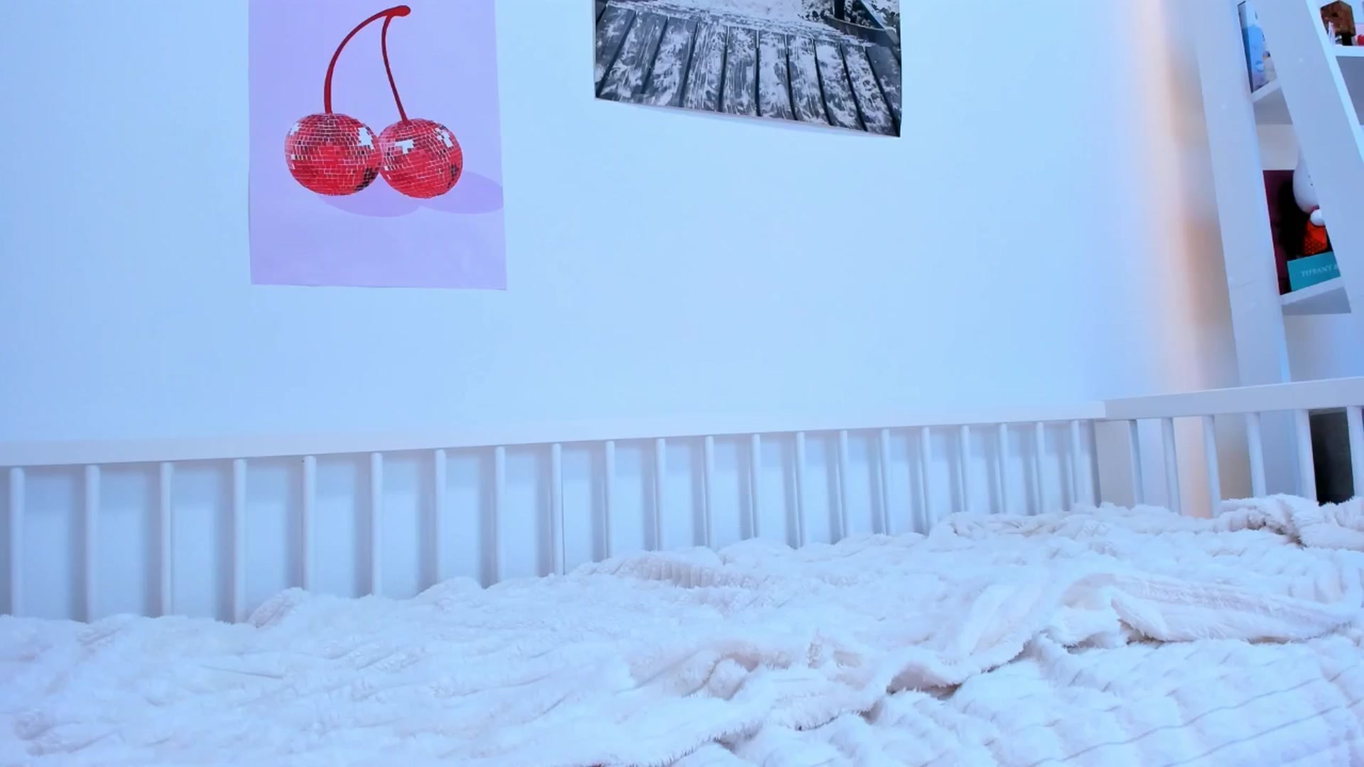Gallery image thumbnail from Alice_Chery's myfreecams stream on, 06/20/2025, 09:02 image 12 of 20