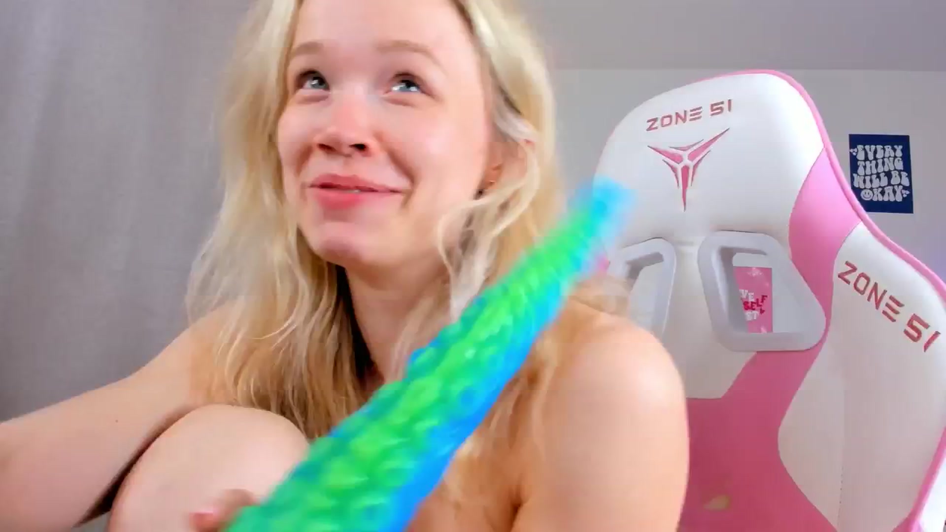 Gallery image thumbnail from Alice_Chery's myfreecams stream on, 07/06/2025, 10:59 image 4 of 20
