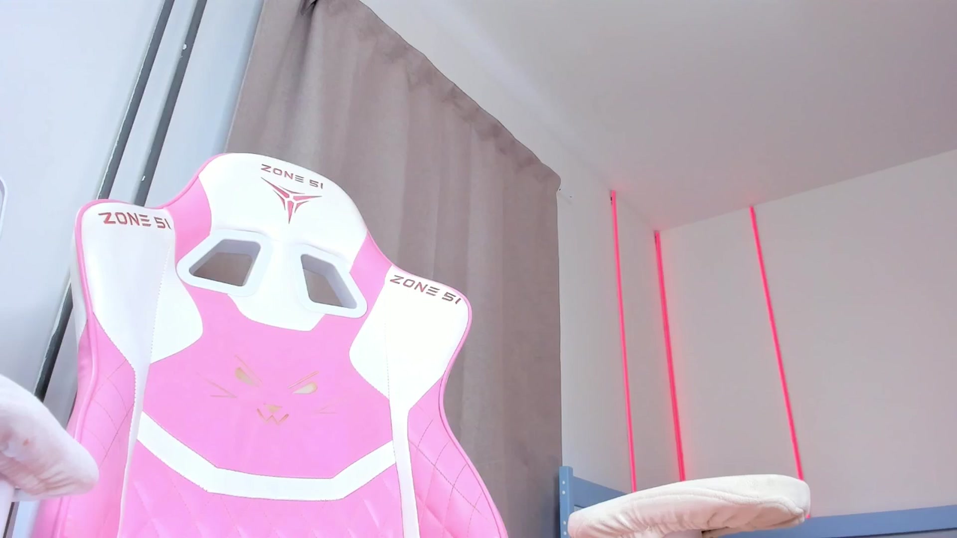 Gallery image thumbnail from Alice_Chery's myfreecams stream on, 07/07/2025, 06:53 image 1 of 20