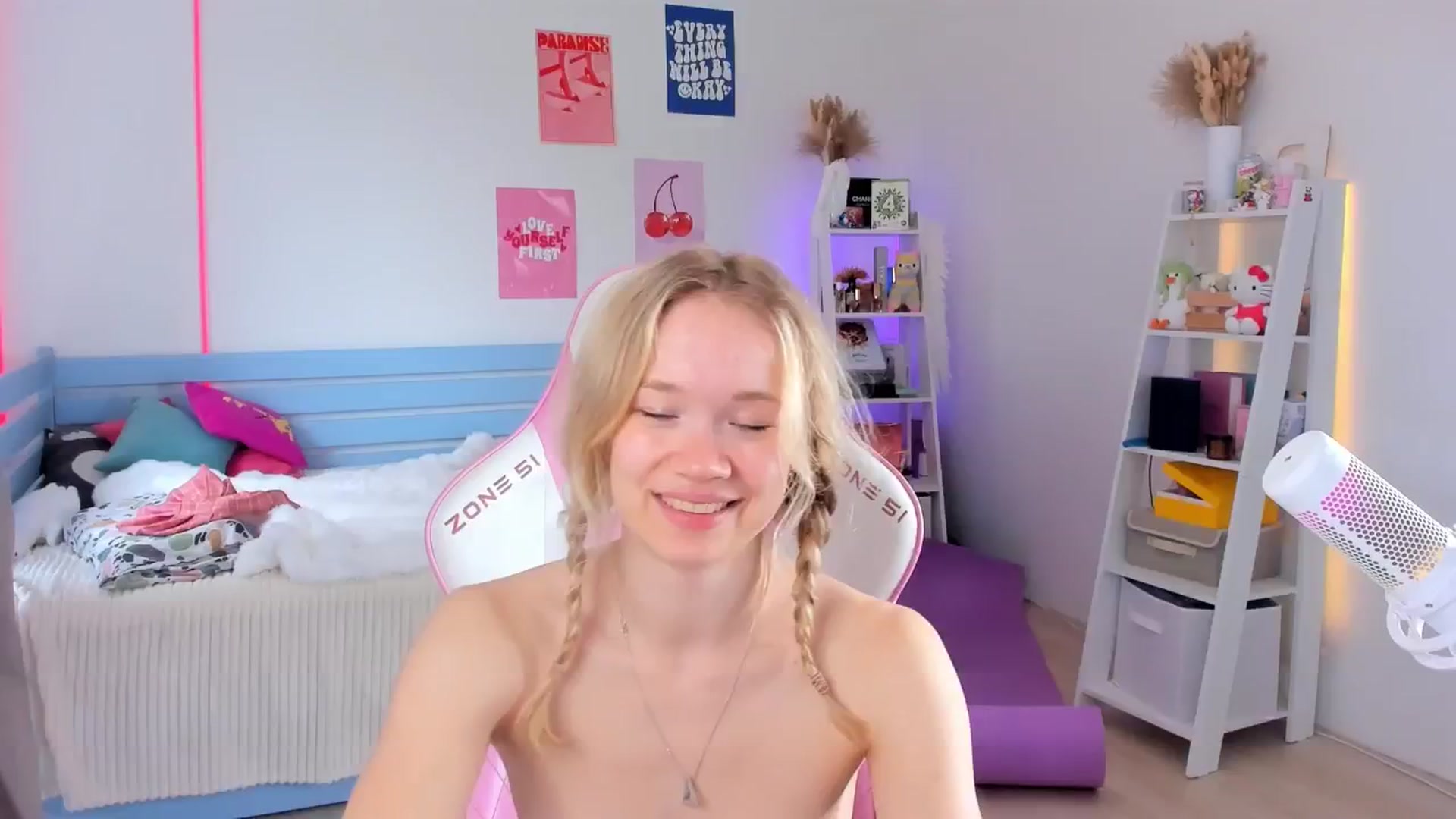 Gallery image thumbnail from Alice_Chery's myfreecams stream on, 07/08/2025, 11:12 image 7 of 20