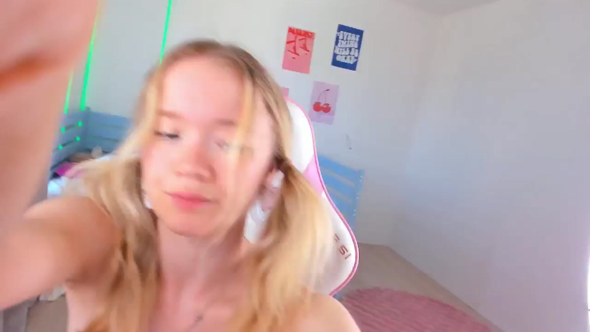 Gallery image thumbnail from Alice_Chery's myfreecams stream on, 07/24/2025, 10:51 image 12 of 20