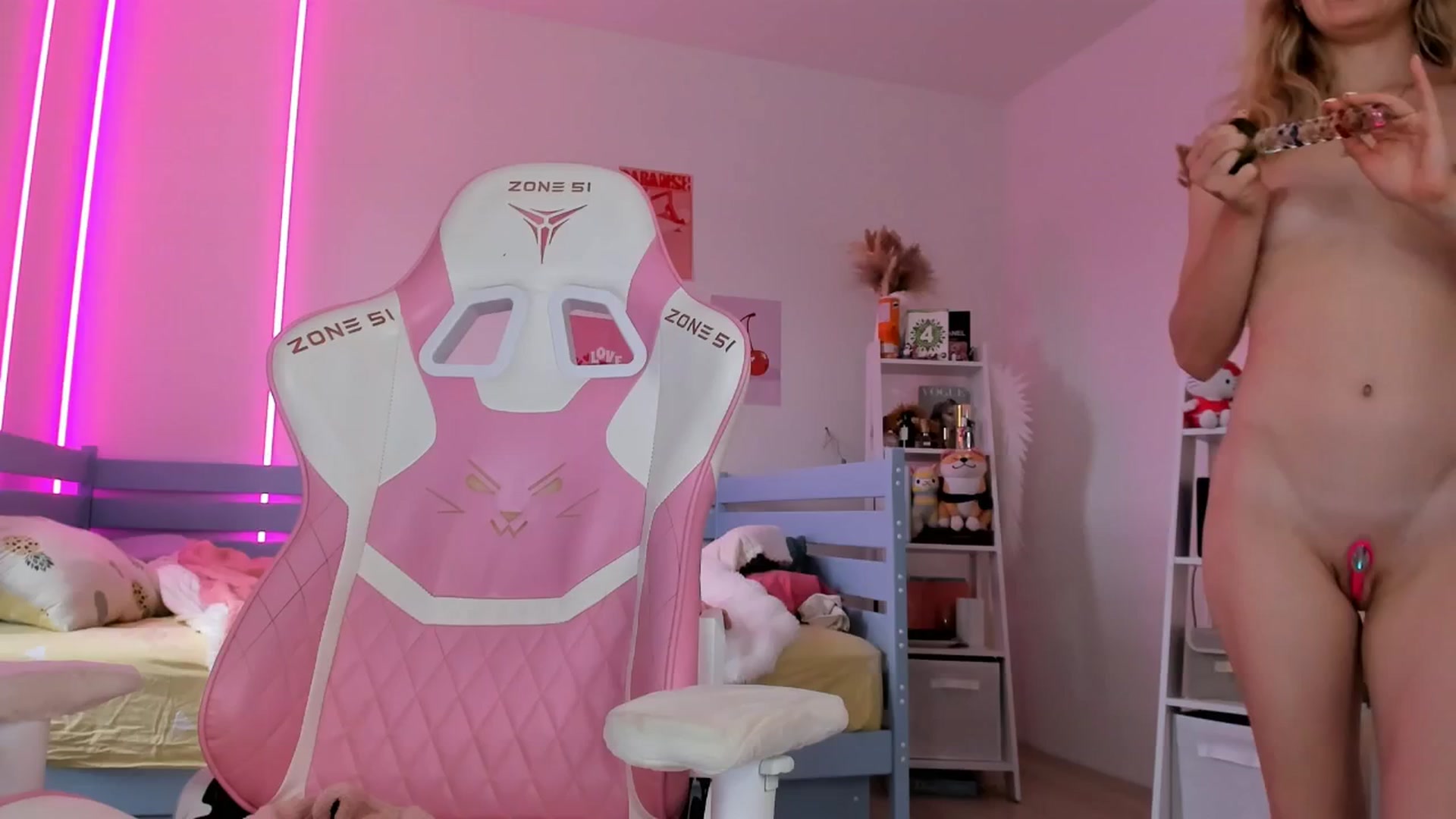 Gallery image thumbnail from Alice_Chery's myfreecams stream on, 08/06/2025, 11:01 image 13 of 20