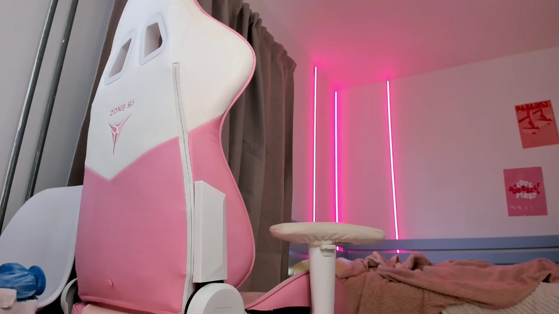 Gallery image thumbnail from Alice_Chery's myfreecams stream on, 08/09/2025, 10:37 image 15 of 20