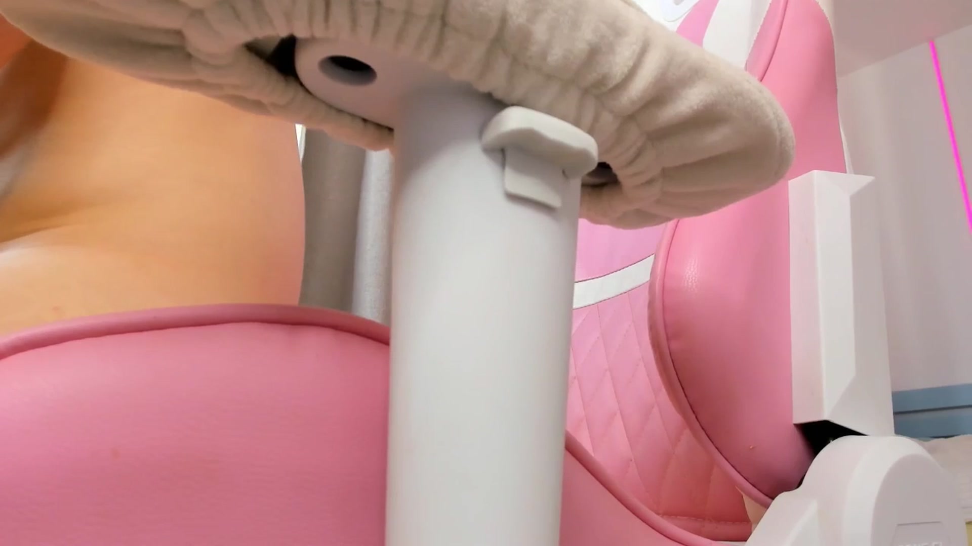 Gallery image thumbnail from Alice_Chery's myfreecams stream on, 08/19/2025, 08:51 image 12 of 20