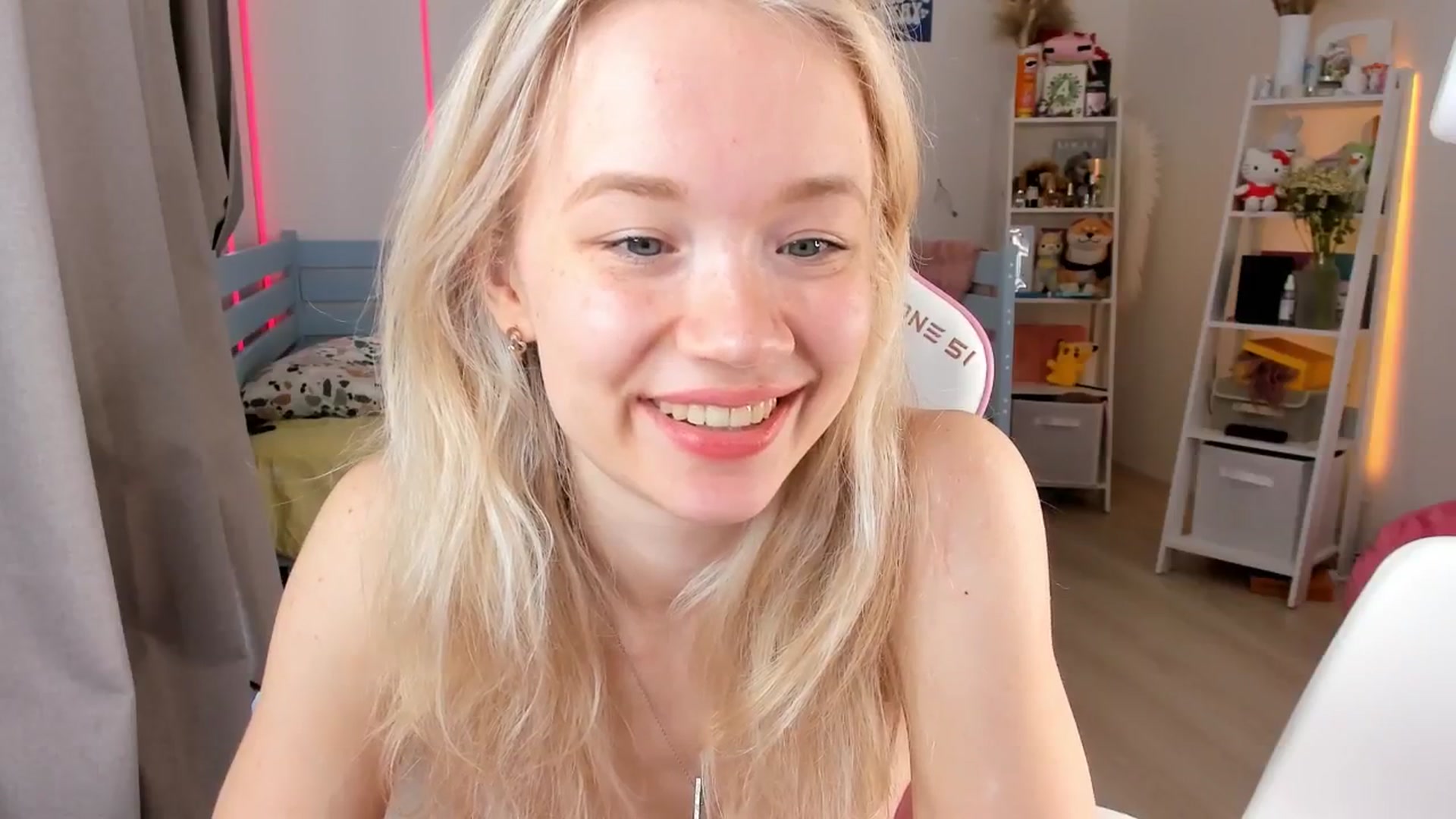 Gallery image thumbnail from Alice_Chery's myfreecams stream on, 08/25/2025, 08:02 image 11 of 20