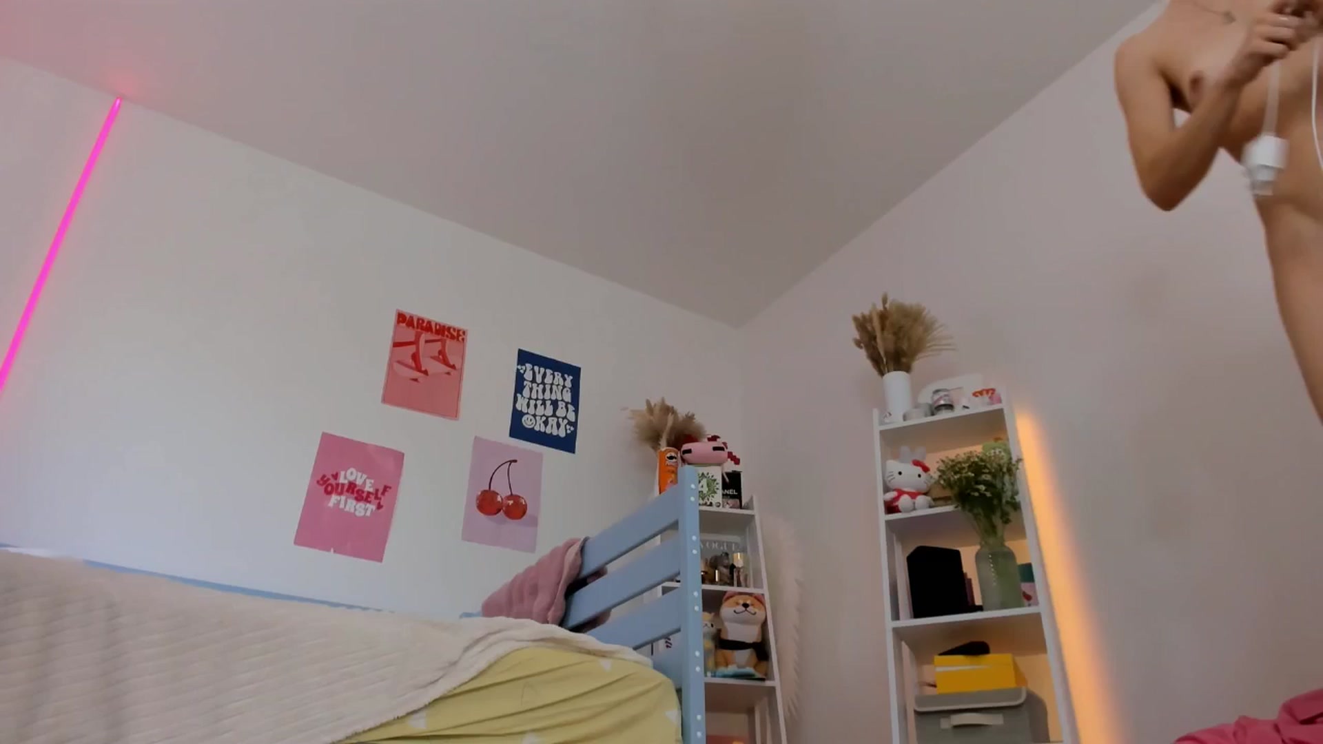 Gallery image thumbnail from Alice_Chery's myfreecams stream on, 08/27/2025, 07:53 image 8 of 20