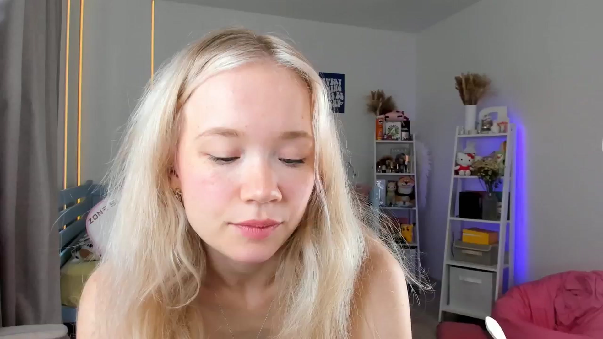 Gallery image thumbnail from Alice_Chery's myfreecams stream on, 08/28/2025, 07:28 image 10 of 20