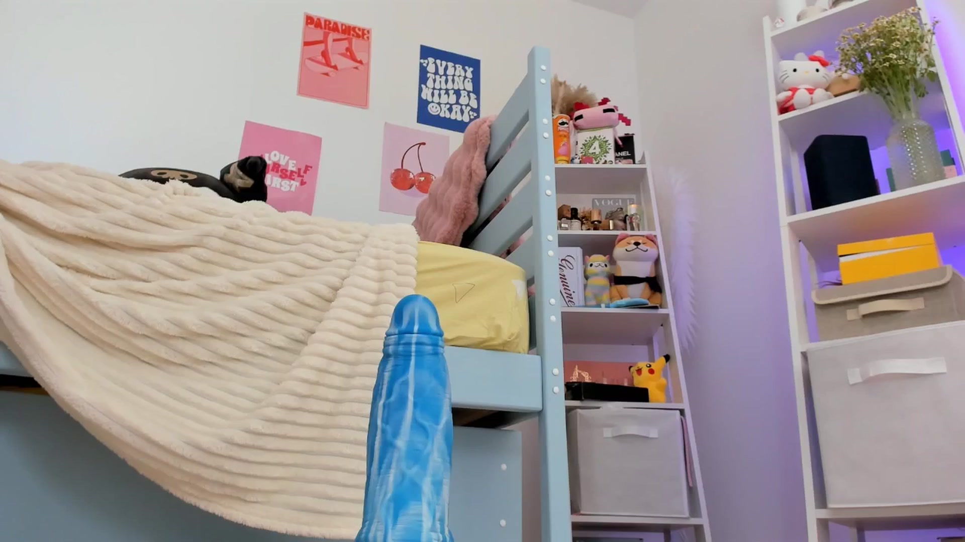 Gallery image thumbnail from Alice_Chery's myfreecams stream on, 08/28/2025, 09:17 image 19 of 20