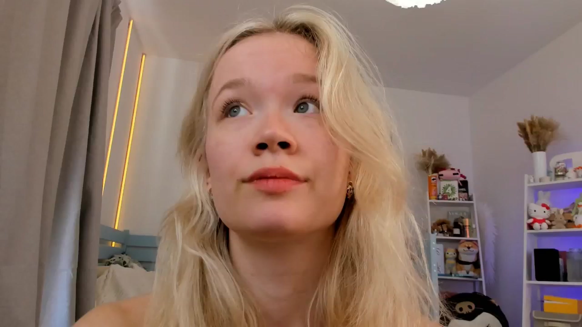 Gallery image thumbnail from Alice_Chery's myfreecams stream on, 09/03/2025, 06:58 image 14 of 20