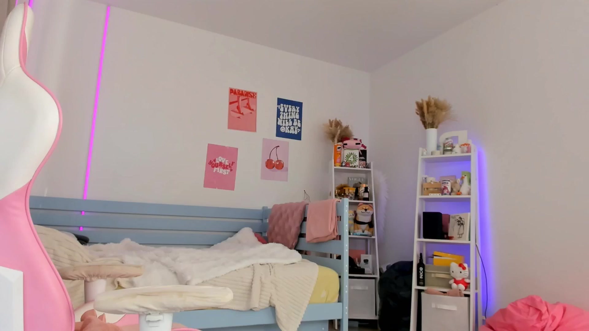 Gallery image thumbnail from Alice_Chery's myfreecams stream on, 09/29/2025, 11:05 image 1 of 20