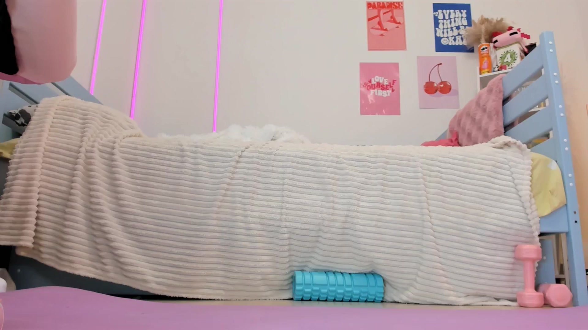 Gallery image thumbnail from Alice_Chery's myfreecams stream on, 10/29/2025, 11:28 image 14 of 20