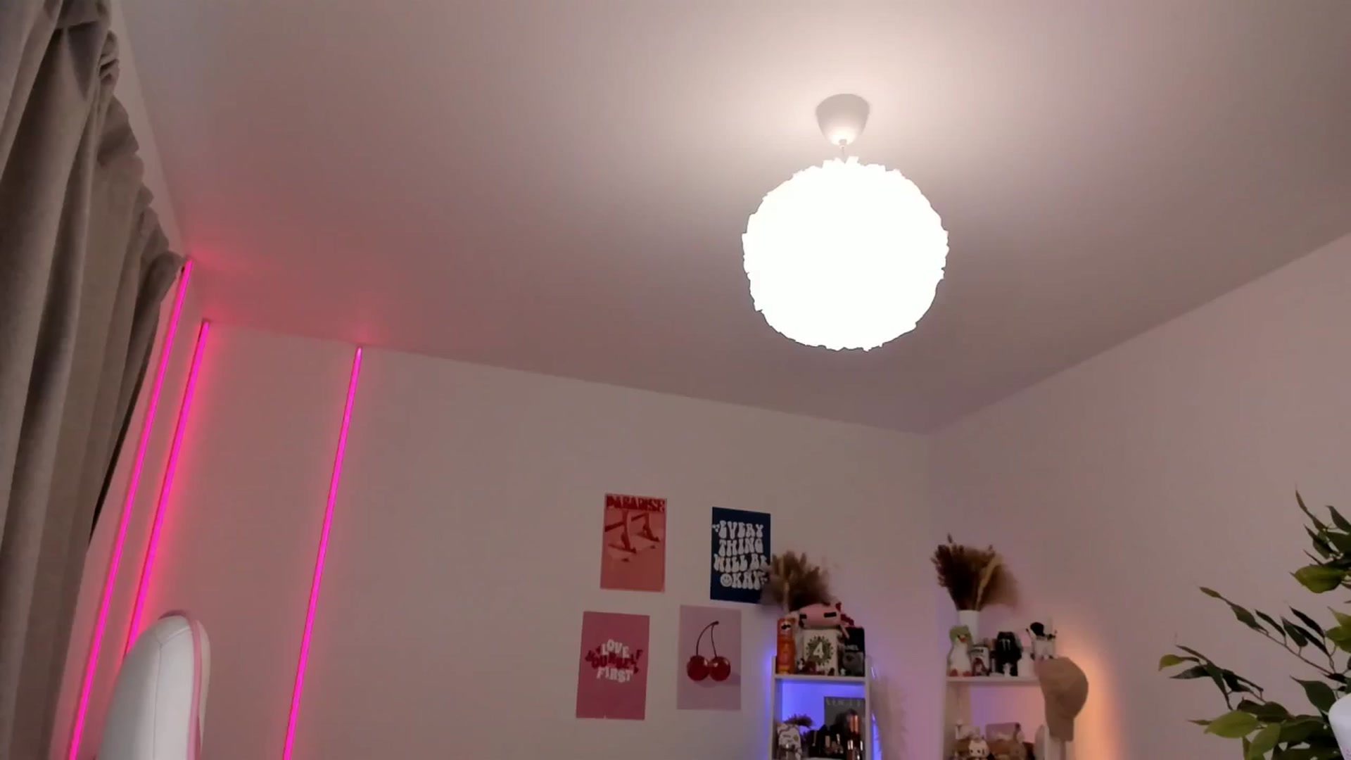 Gallery image thumbnail from Alice_Chery's myfreecams stream on, 11/12/2025, 10:38 image 13 of 20