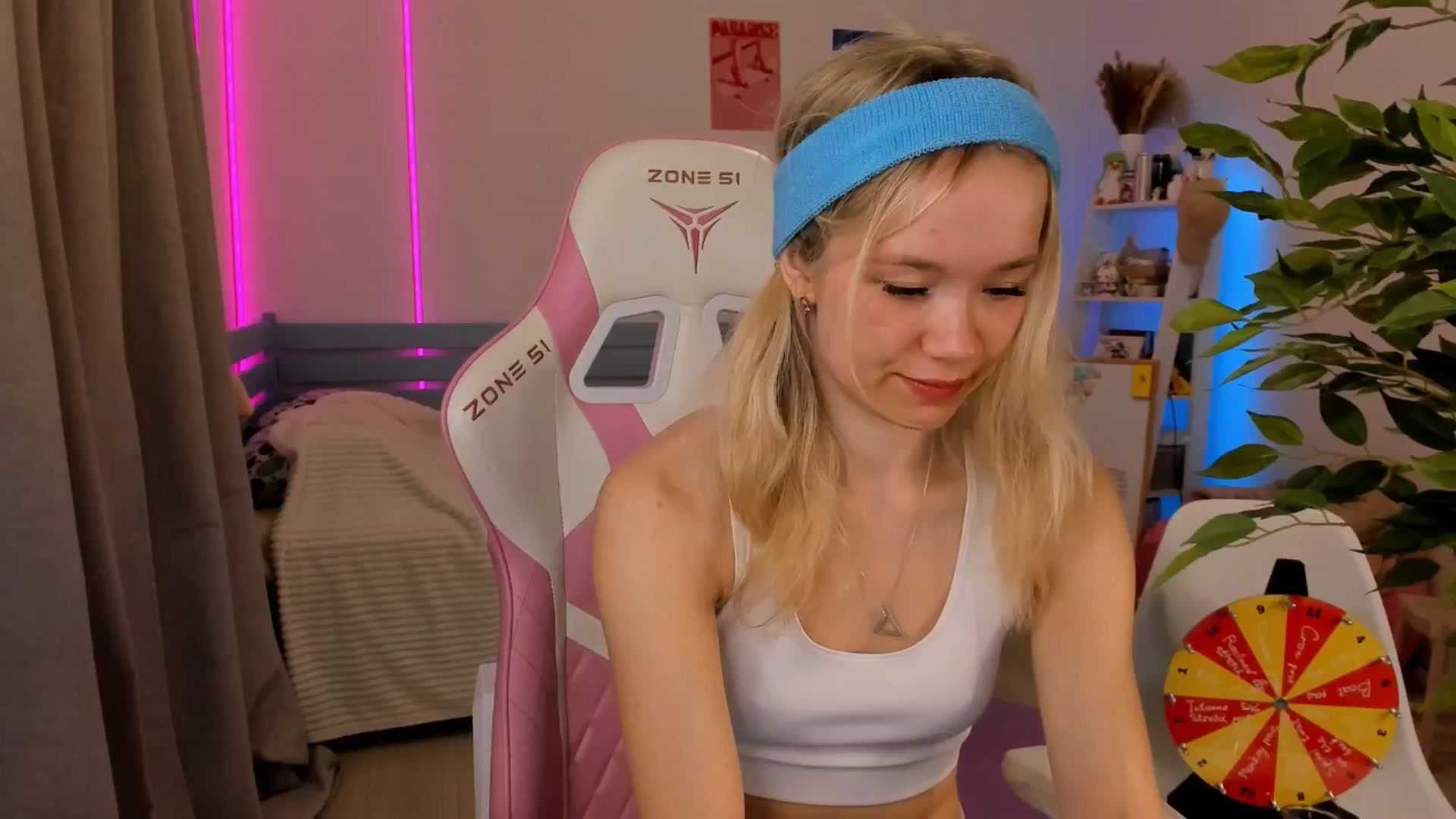 Gallery image thumbnail from Alice_Chery's myfreecams stream on, 11/19/2025, 07:56 image 1 of 20