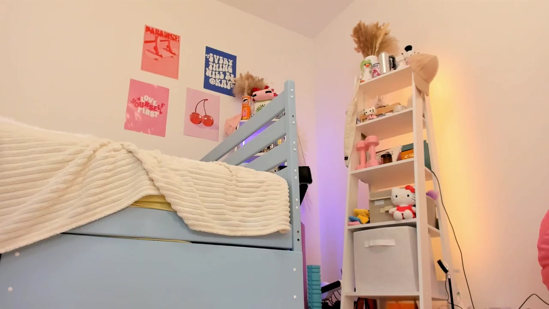 Gallery image thumbnail from Alice_Chery's myfreecams stream on, 11/24/2025, 10:07 image 20 of 20