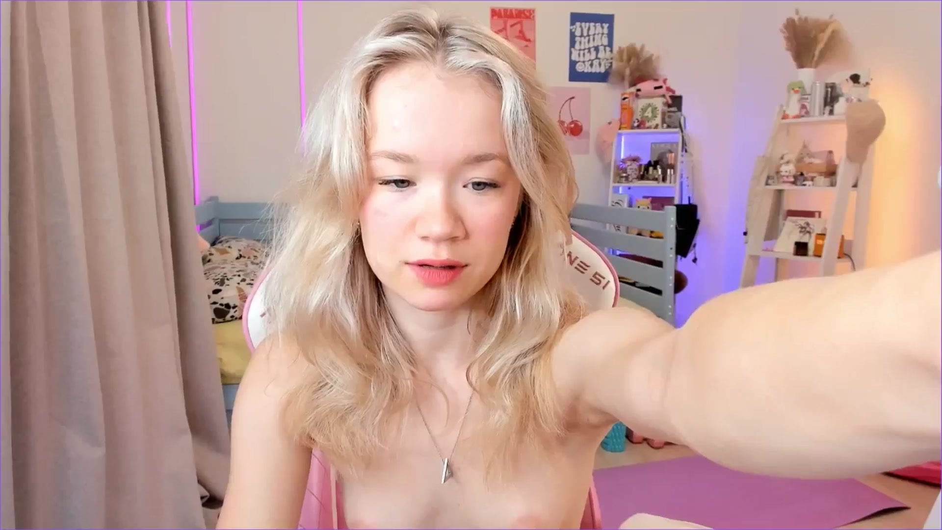 Gallery image thumbnail from Alice_Chery's myfreecams stream on, 11/26/2025, 06:51 image 8 of 20