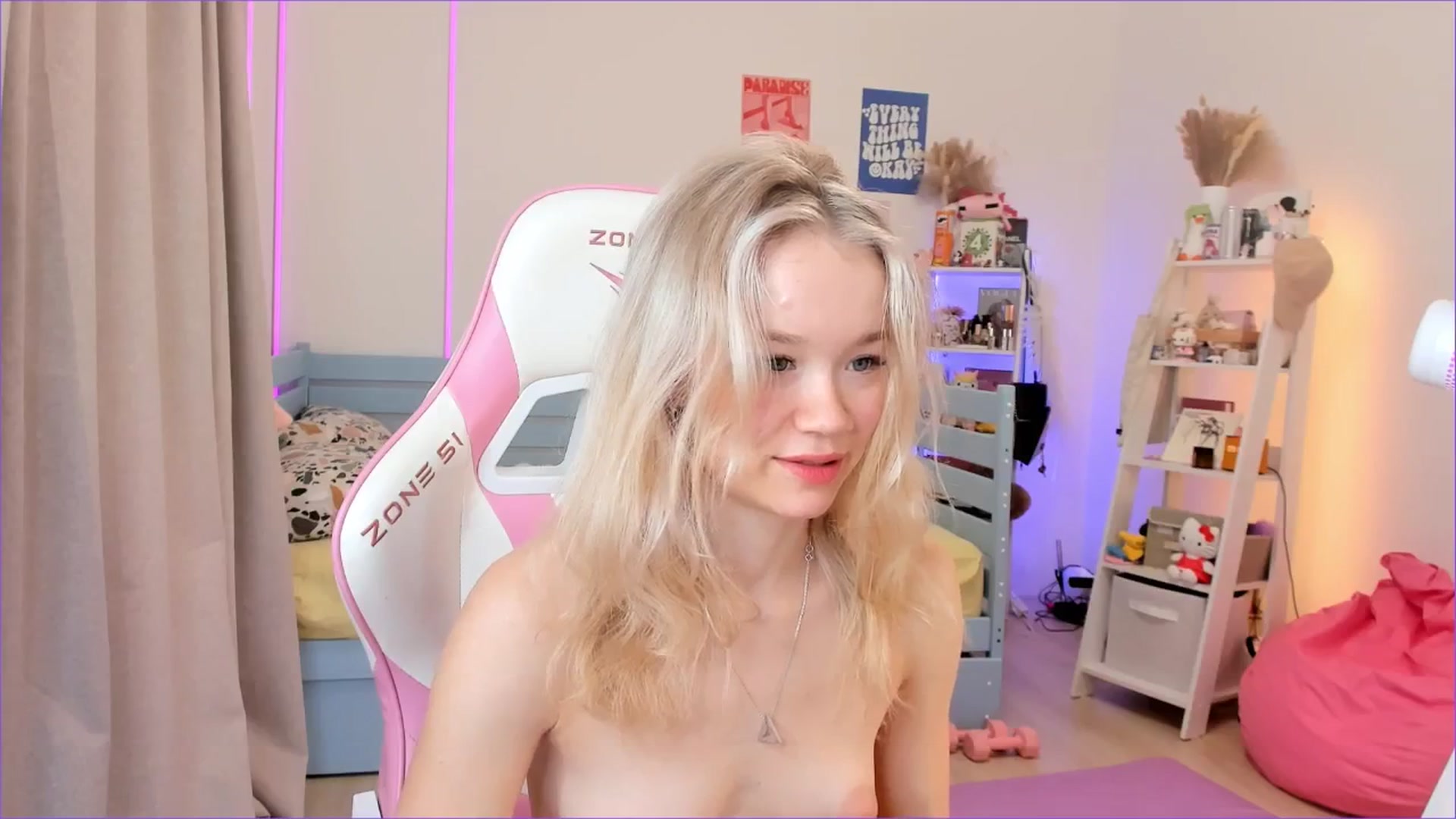 Gallery image thumbnail from Alice_Chery's myfreecams stream on, 11/26/2025, 06:51 image 6 of 20