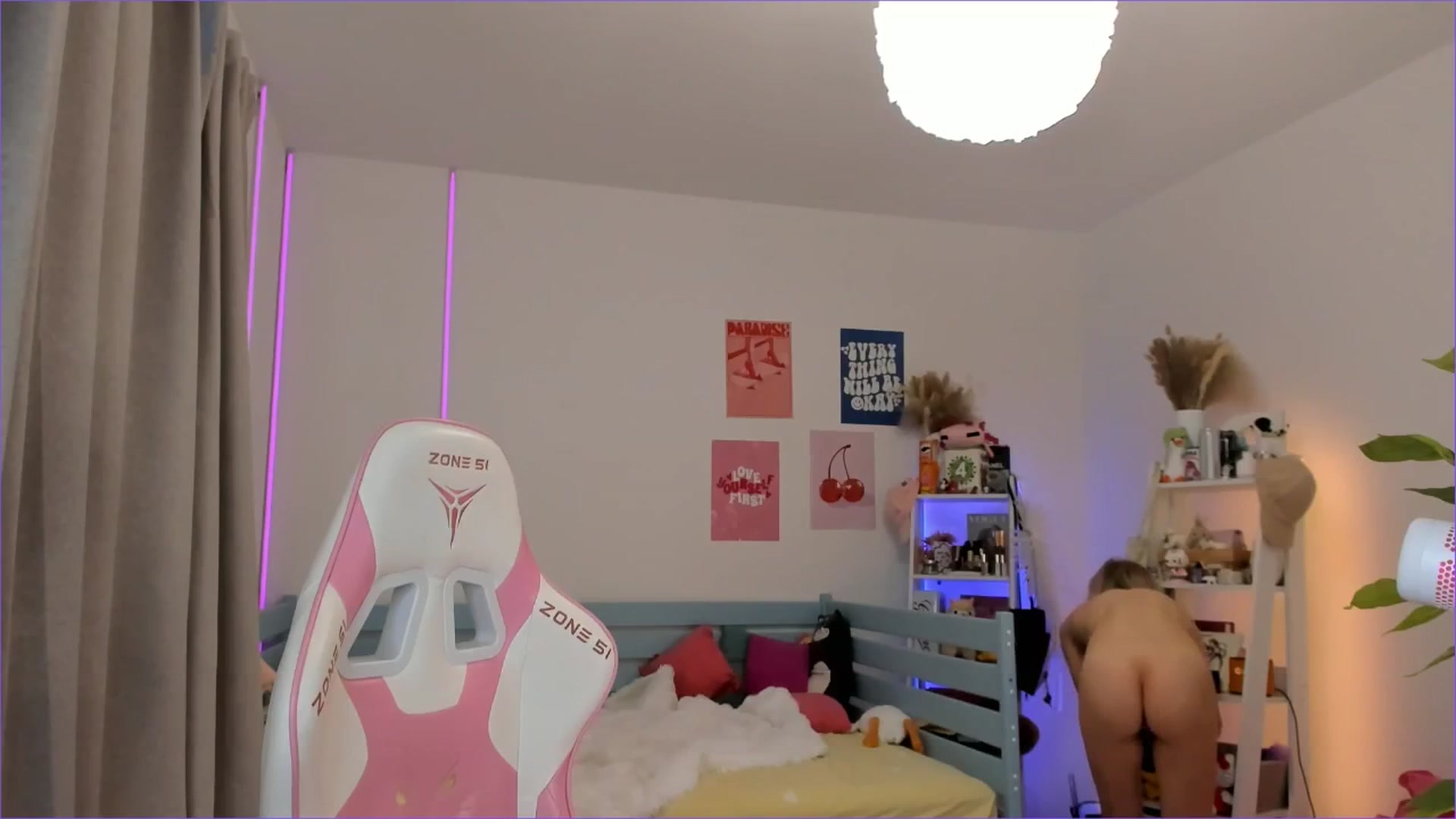 Gallery image thumbnail from Alice_Chery's myfreecams stream on, 11/26/2025, 07:52 image 10 of 20