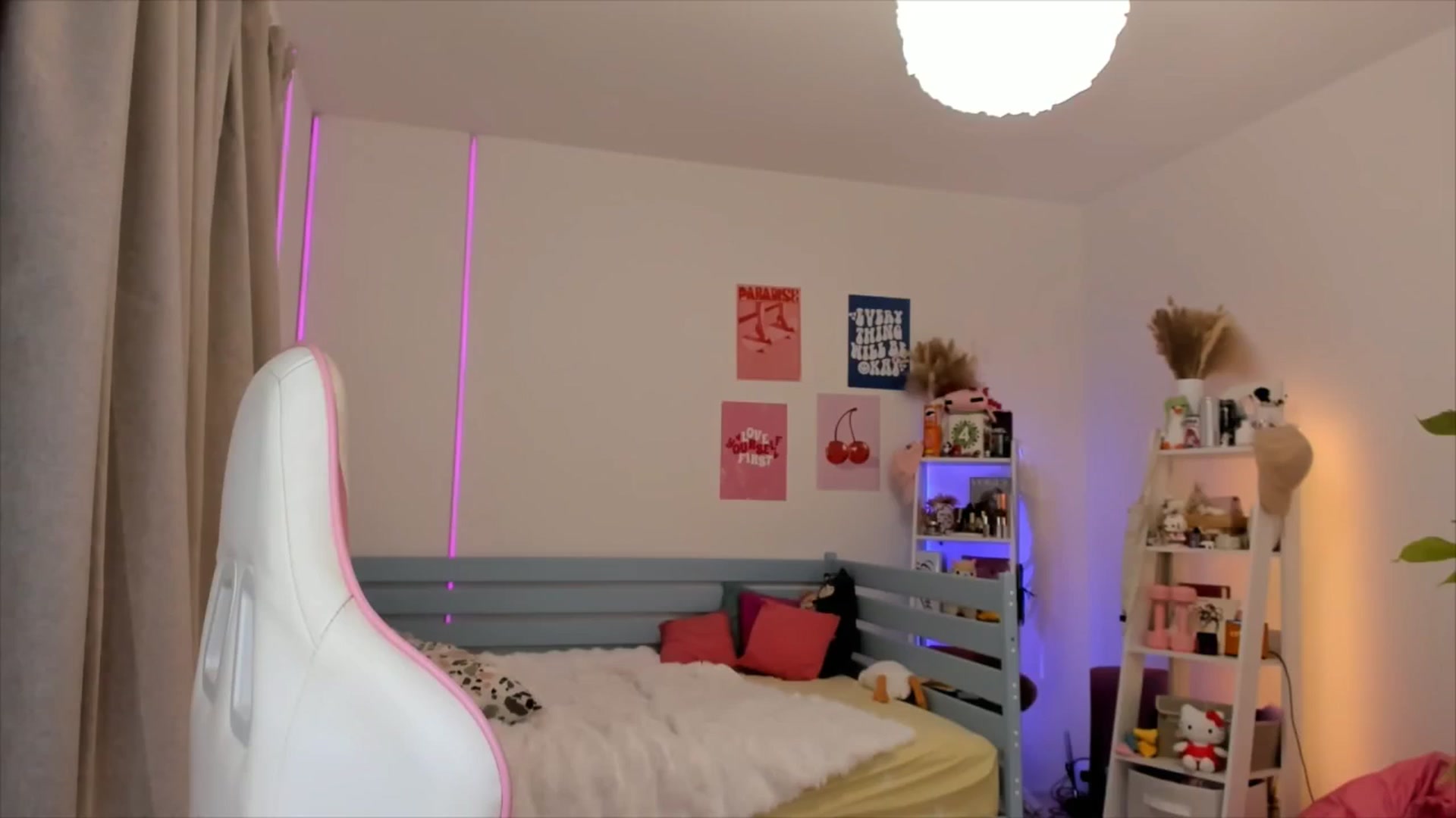 Gallery image thumbnail from Alice_Chery's myfreecams stream on, 11/27/2025, 09:24 image 9 of 20