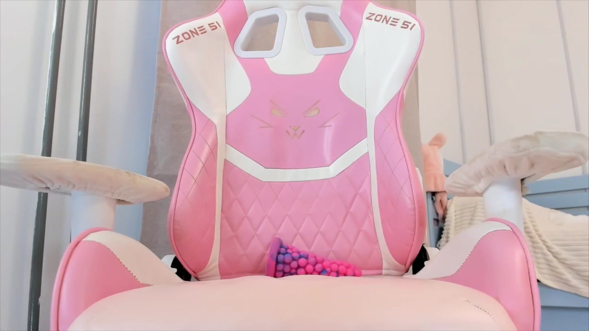 Gallery image thumbnail from Alice_Chery's myfreecams stream on, 12/02/2025, 09:50 image 11 of 20
