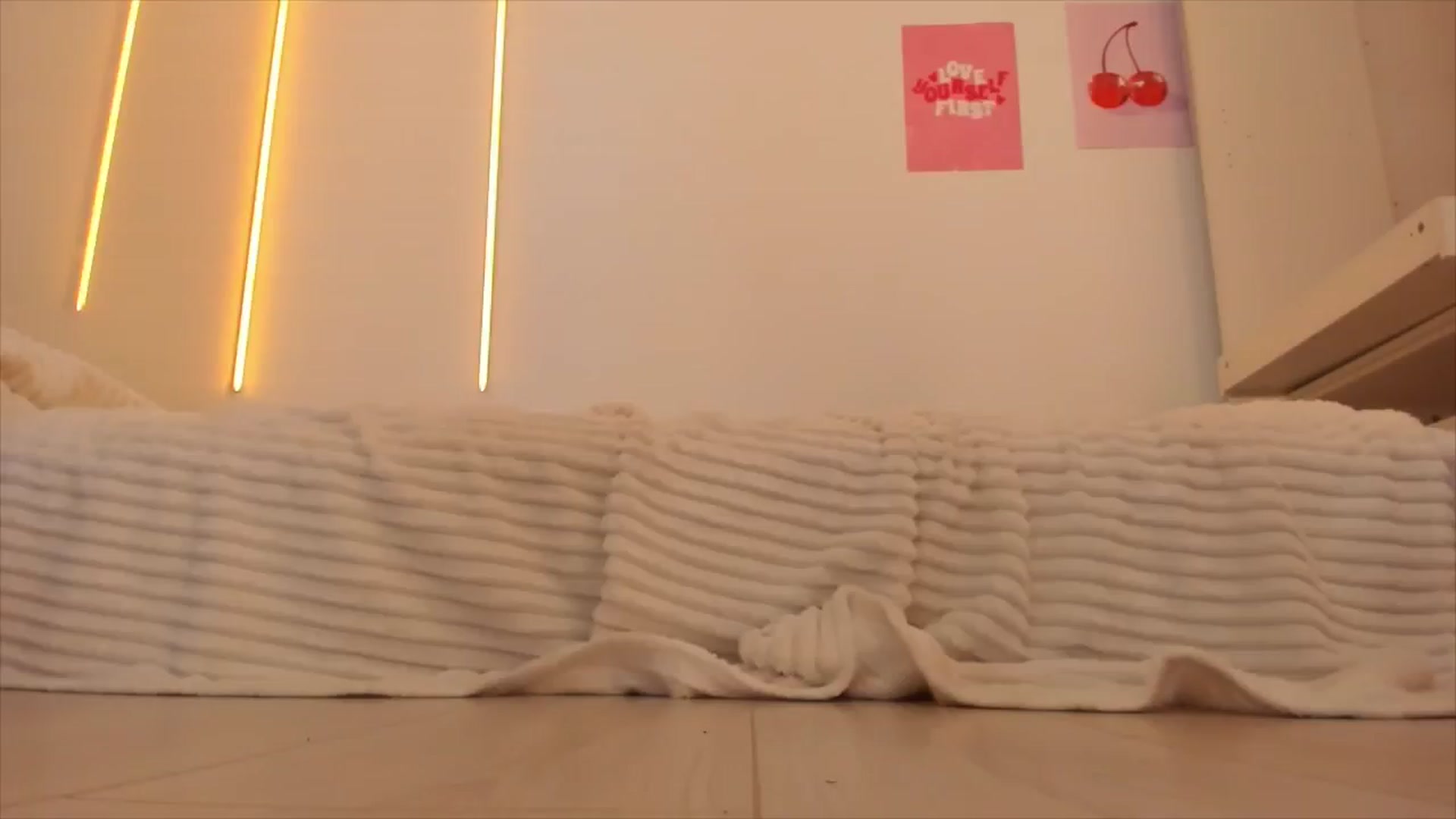 Gallery image thumbnail from Alice_Chery's myfreecams stream on, 12/12/2025, 10:23 image 1 of 20