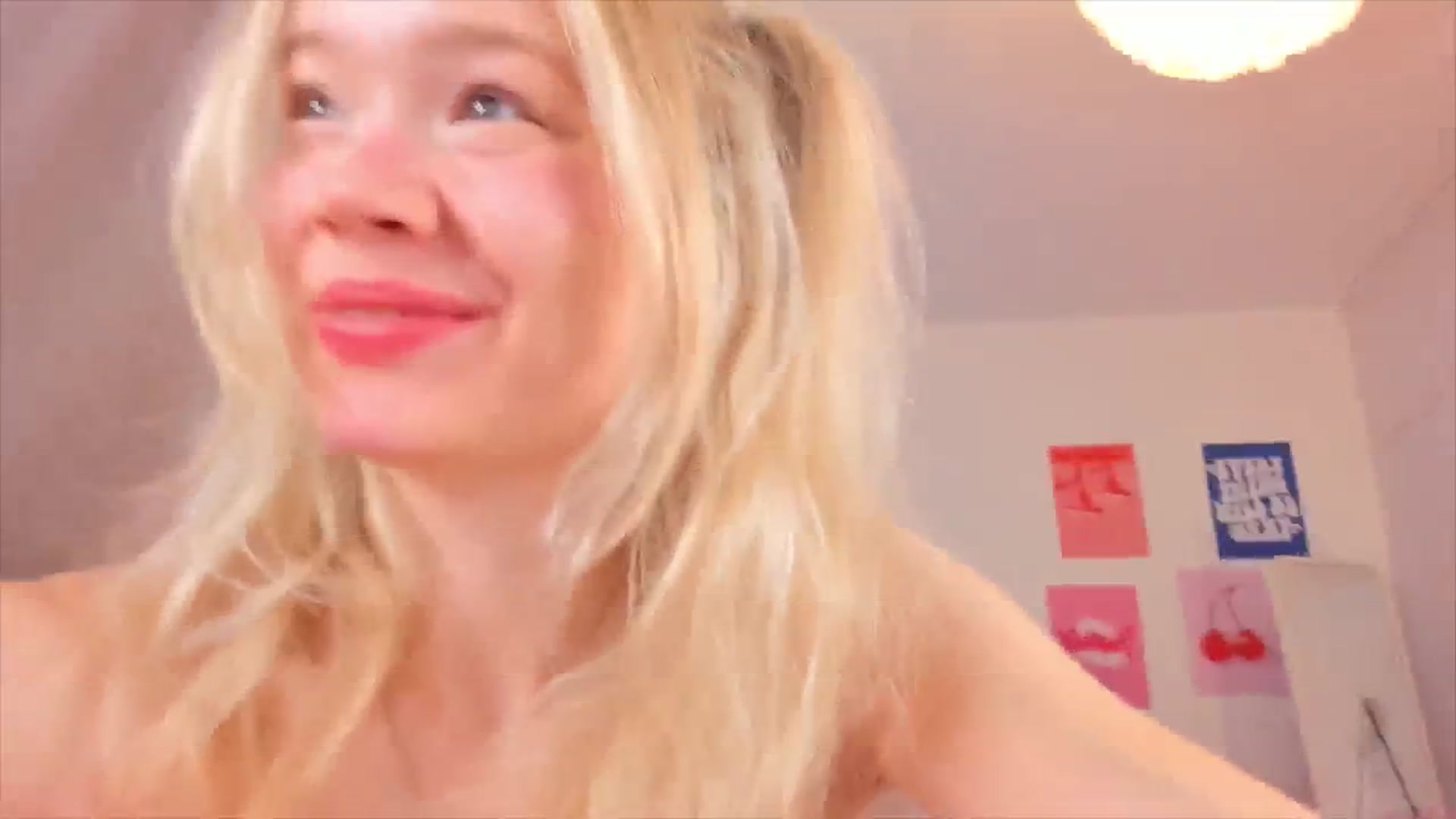 Gallery image thumbnail from Alice_Chery's myfreecams stream on, 12/21/2025, 09:08 image 16 of 20