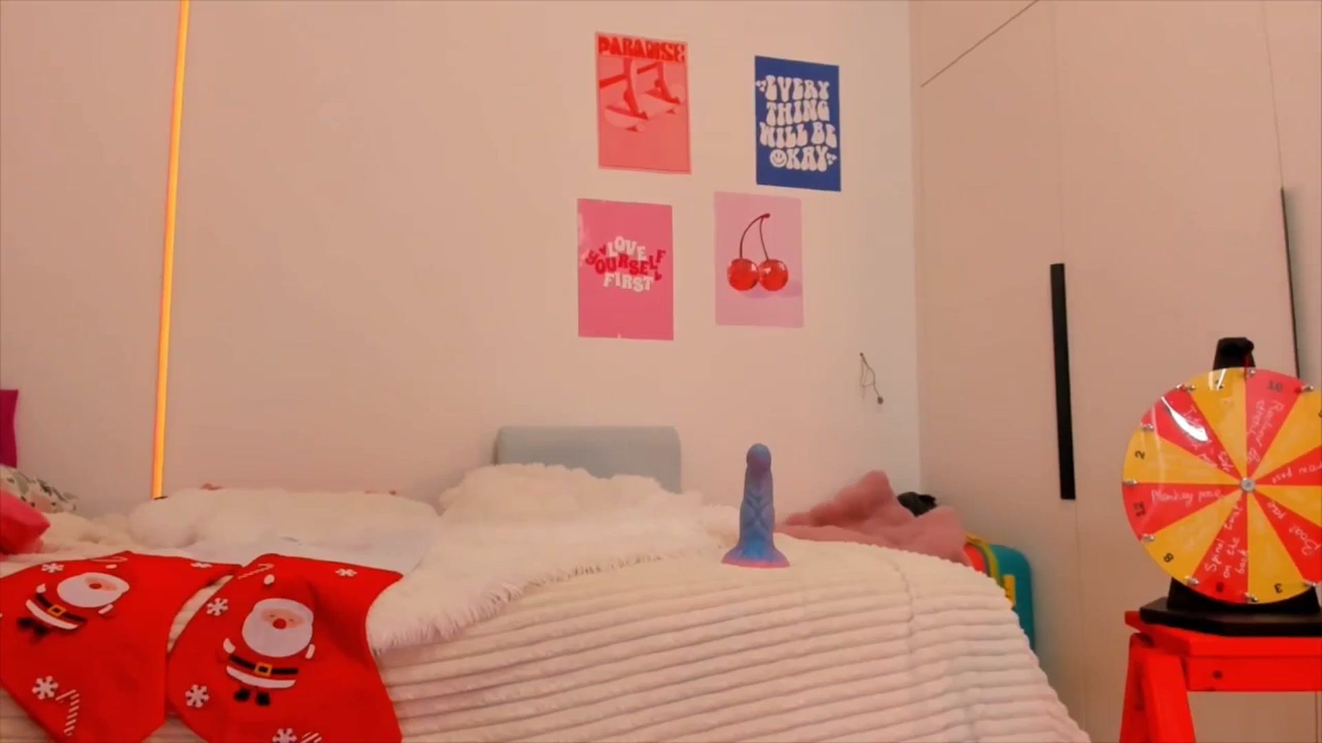 Gallery image thumbnail from Alice_Chery's myfreecams stream on, 12/24/2025, 07:13 image 17 of 20