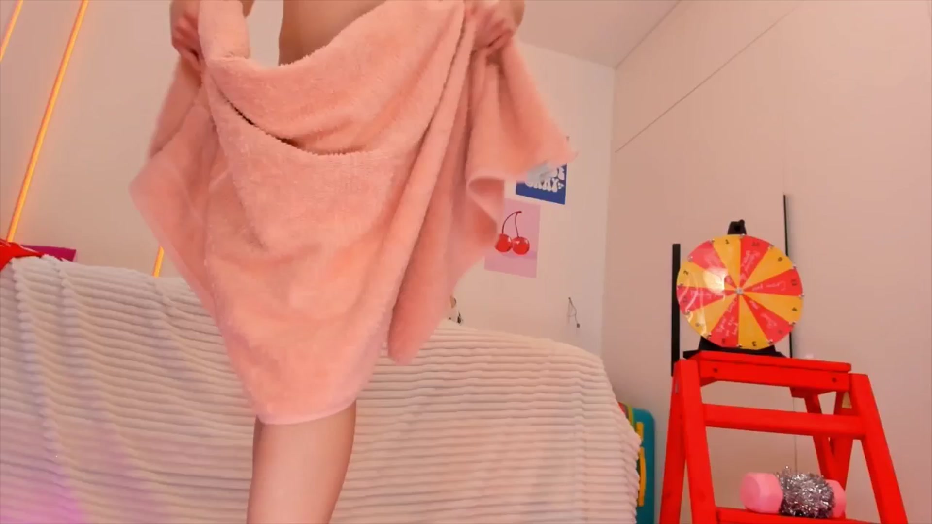 Gallery image thumbnail from Alice_Chery's myfreecams stream on, 12/24/2025, 09:02 image 1 of 20