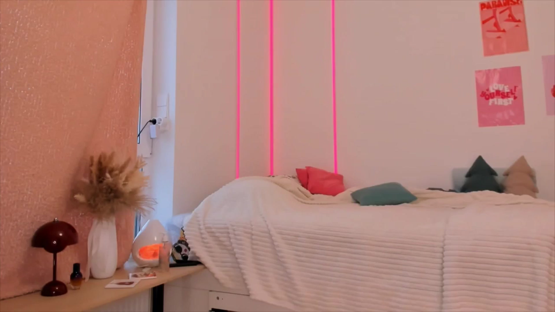 Gallery image thumbnail from Alice_Chery's myfreecams stream on, 12/28/2025, 10:26 image 19 of 20