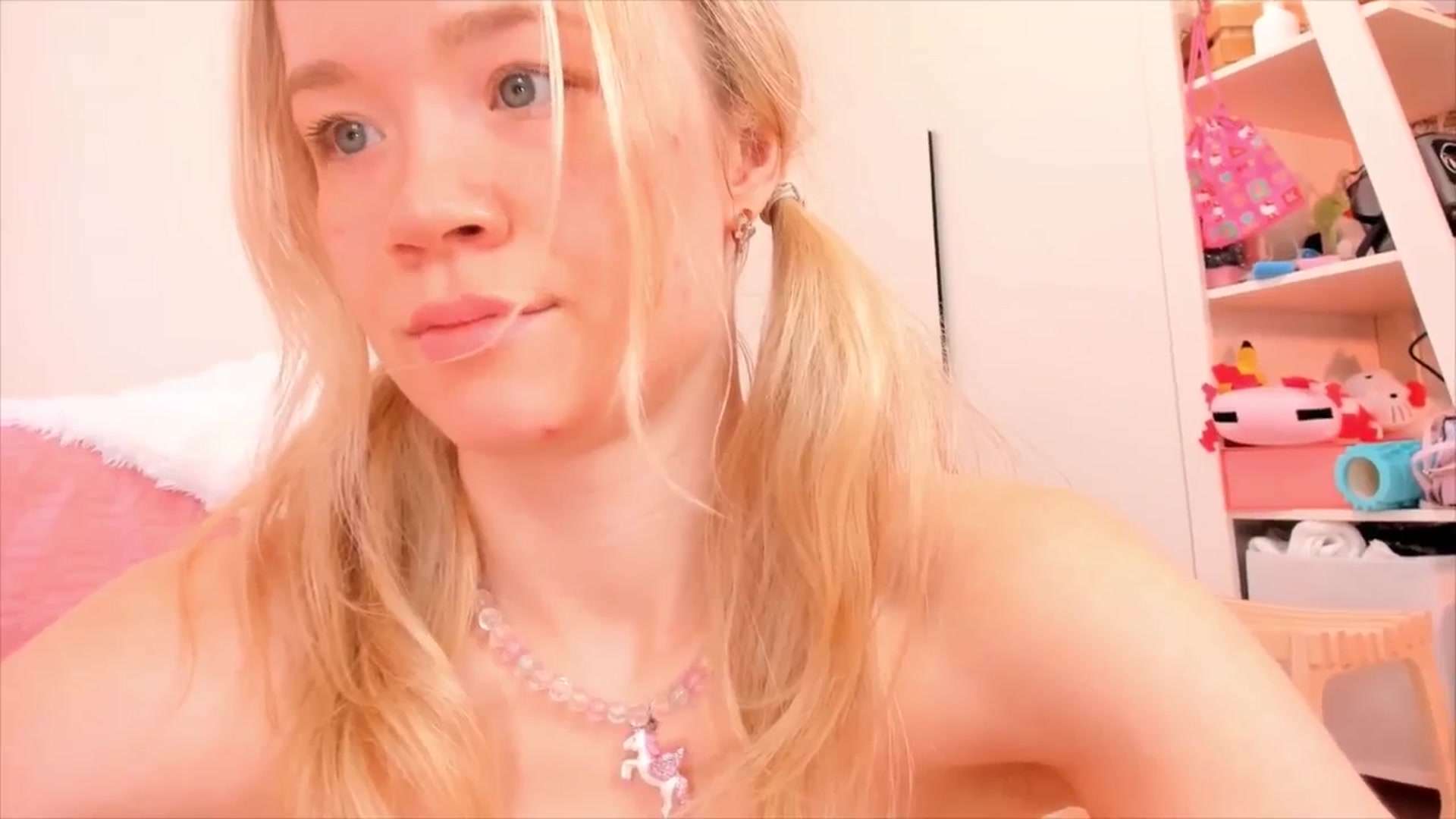 Gallery image thumbnail from Alice_Chery's myfreecams stream on, 01/05/2026, 08:30 image 18 of 20