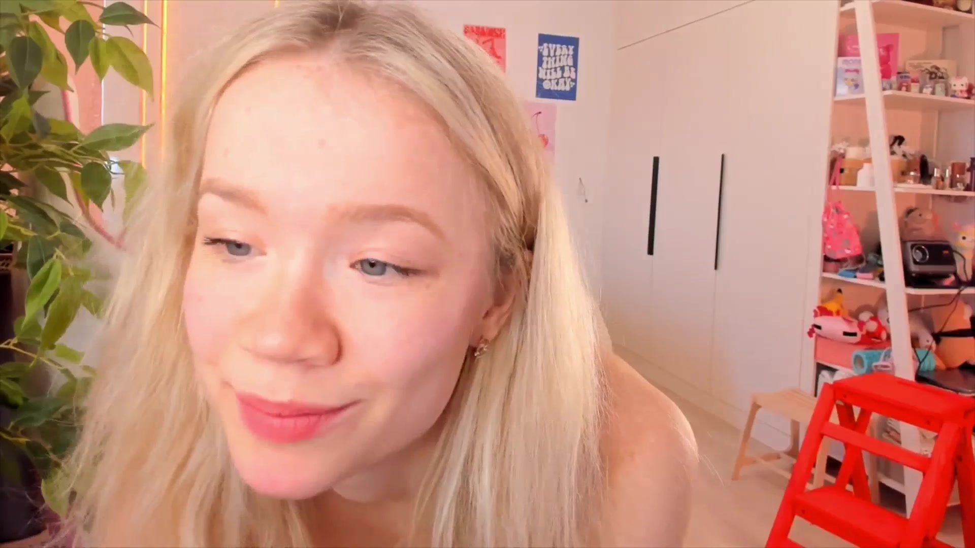 Gallery image thumbnail from Alice_Chery's myfreecams stream on, 01/05/2026, 11:07 image 15 of 20