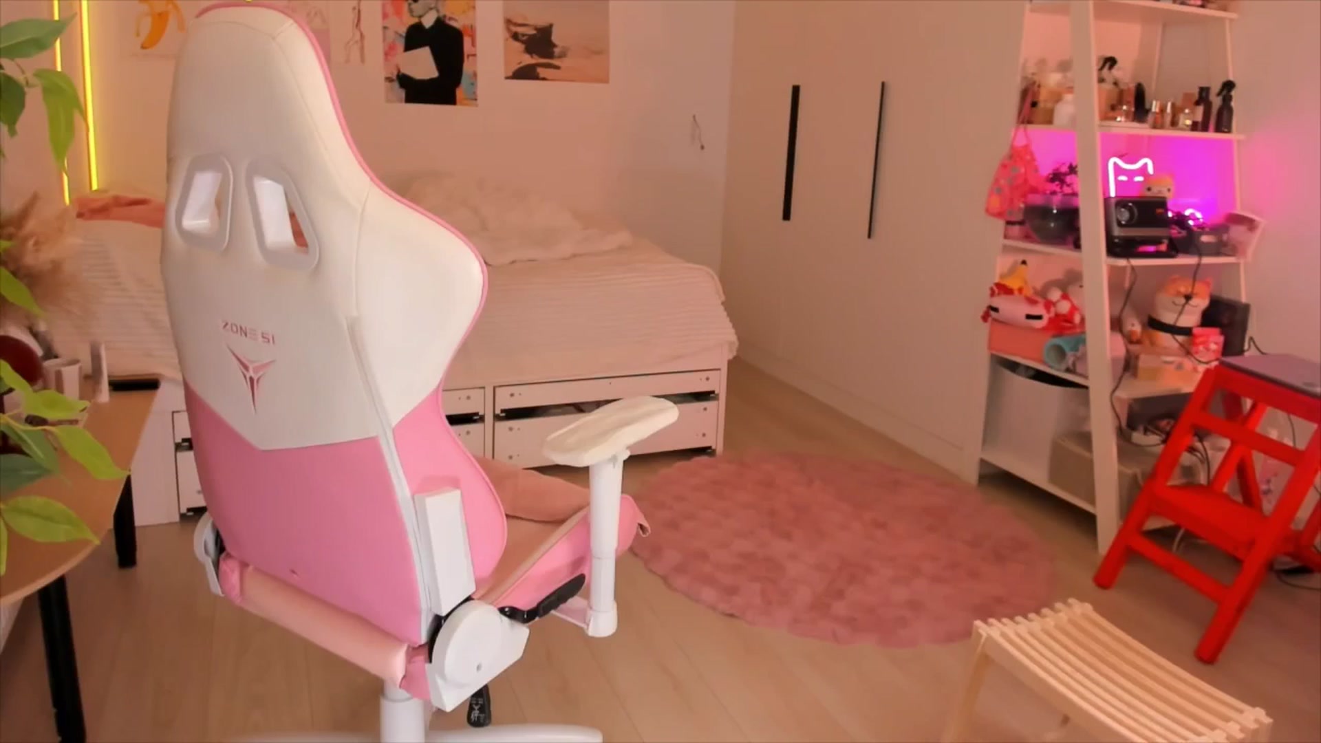 Gallery image thumbnail from Alice_Chery's myfreecams stream on, 01/08/2026, 06:01 image 7 of 20