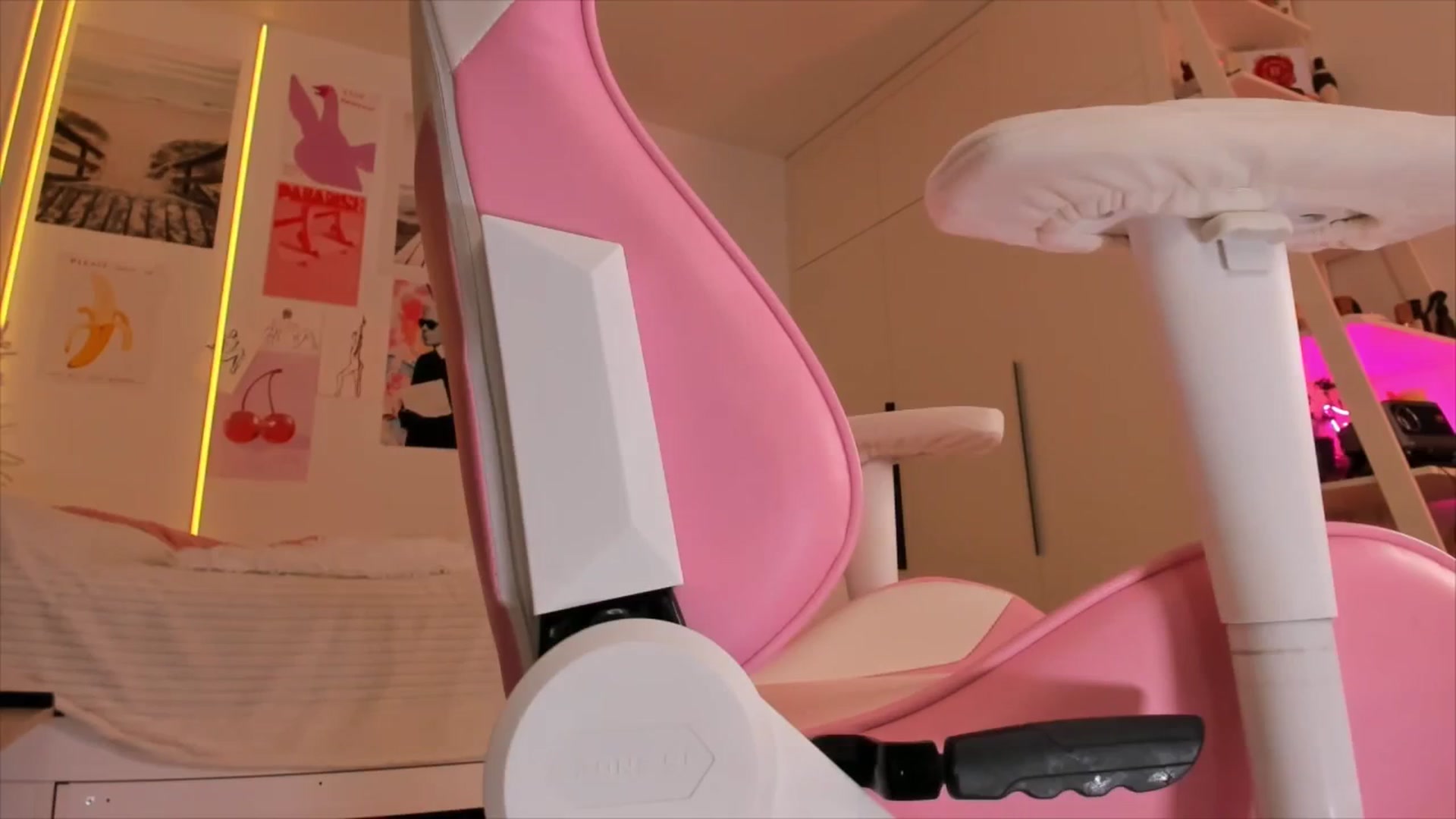 Gallery image thumbnail from Alice_Chery's myfreecams stream on, 01/08/2026, 06:01 image 13 of 20